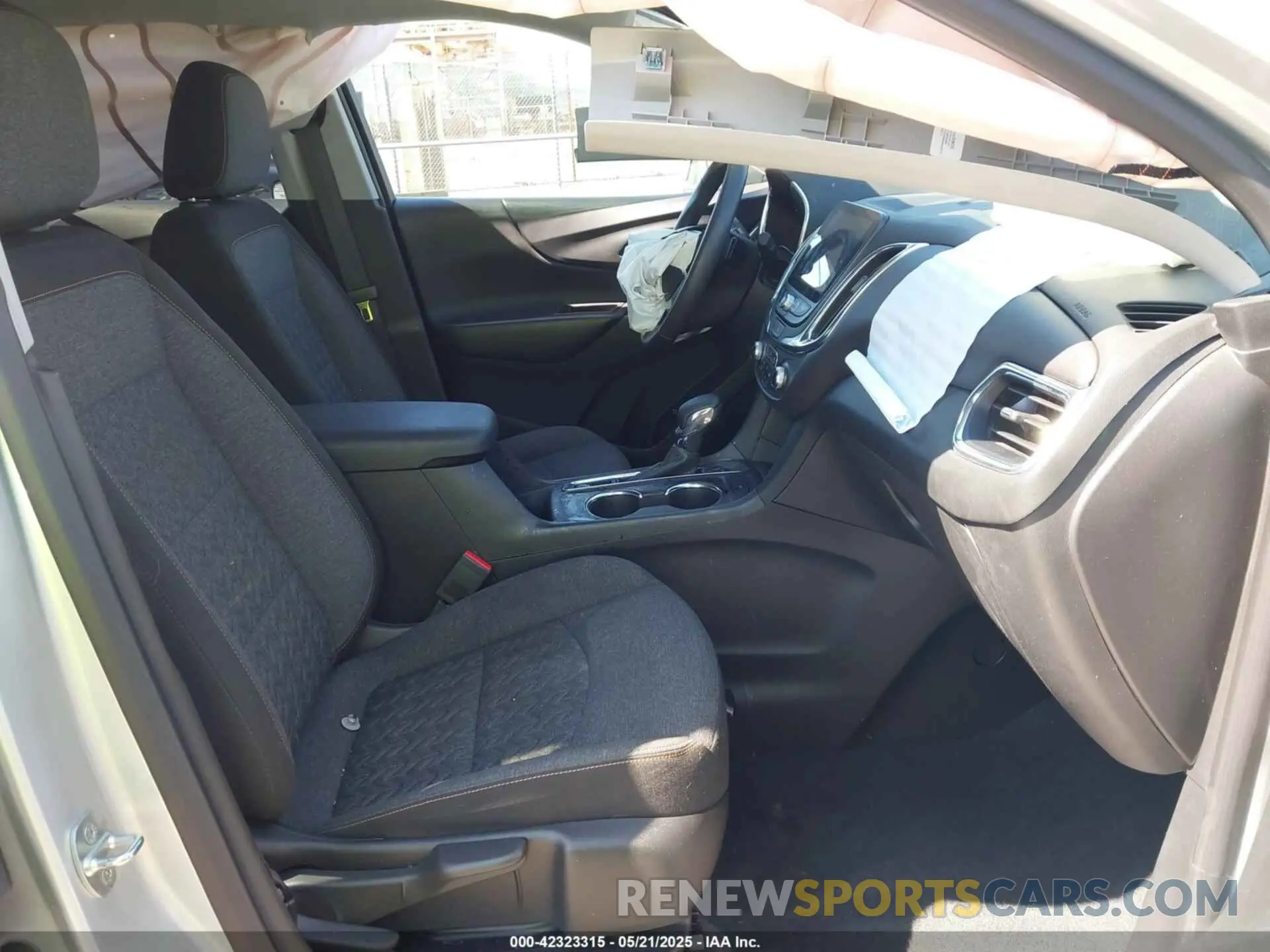 5 fotografías del automóvil dañado 3GNAXKEV4NL262654 CHEVROLET EQUINOX 2022