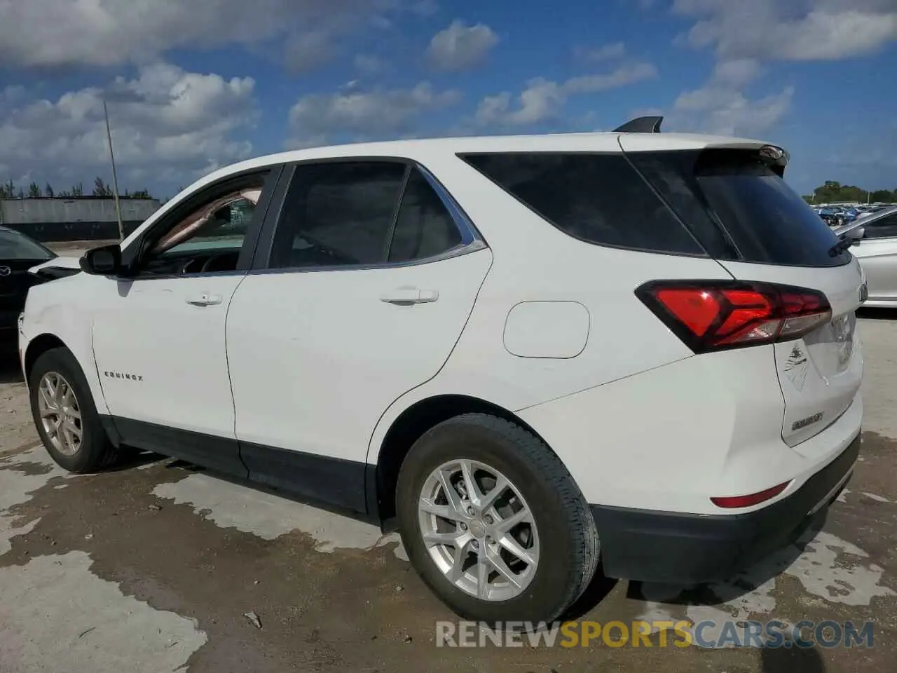 2 fotografías del automóvil dañado 3GNAXKEV5NL205136 CHEVROLET EQUINOX 2022