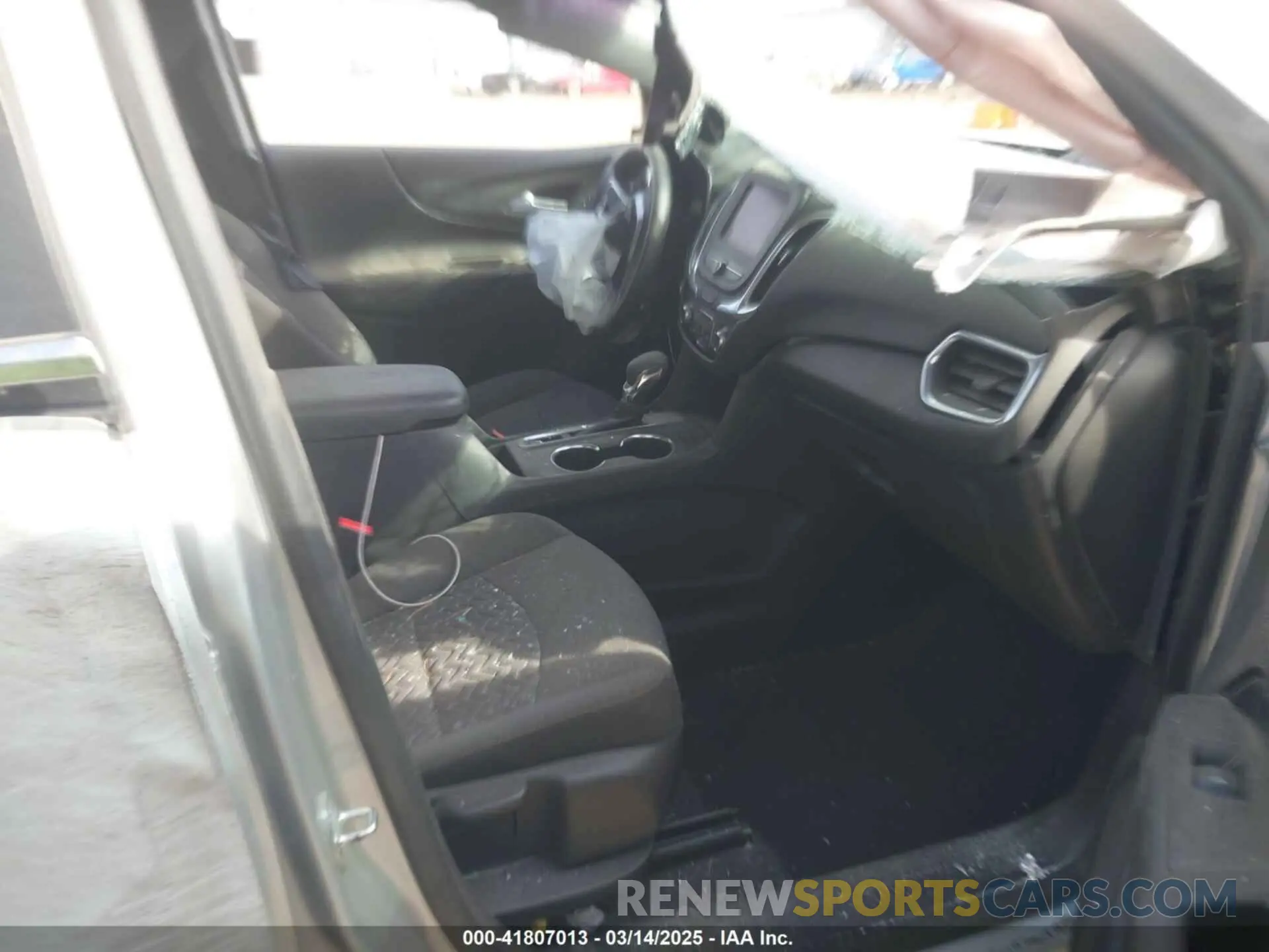 5 fotografías del automóvil dañado 3GNAXKEV6NL106342 CHEVROLET EQUINOX 2022