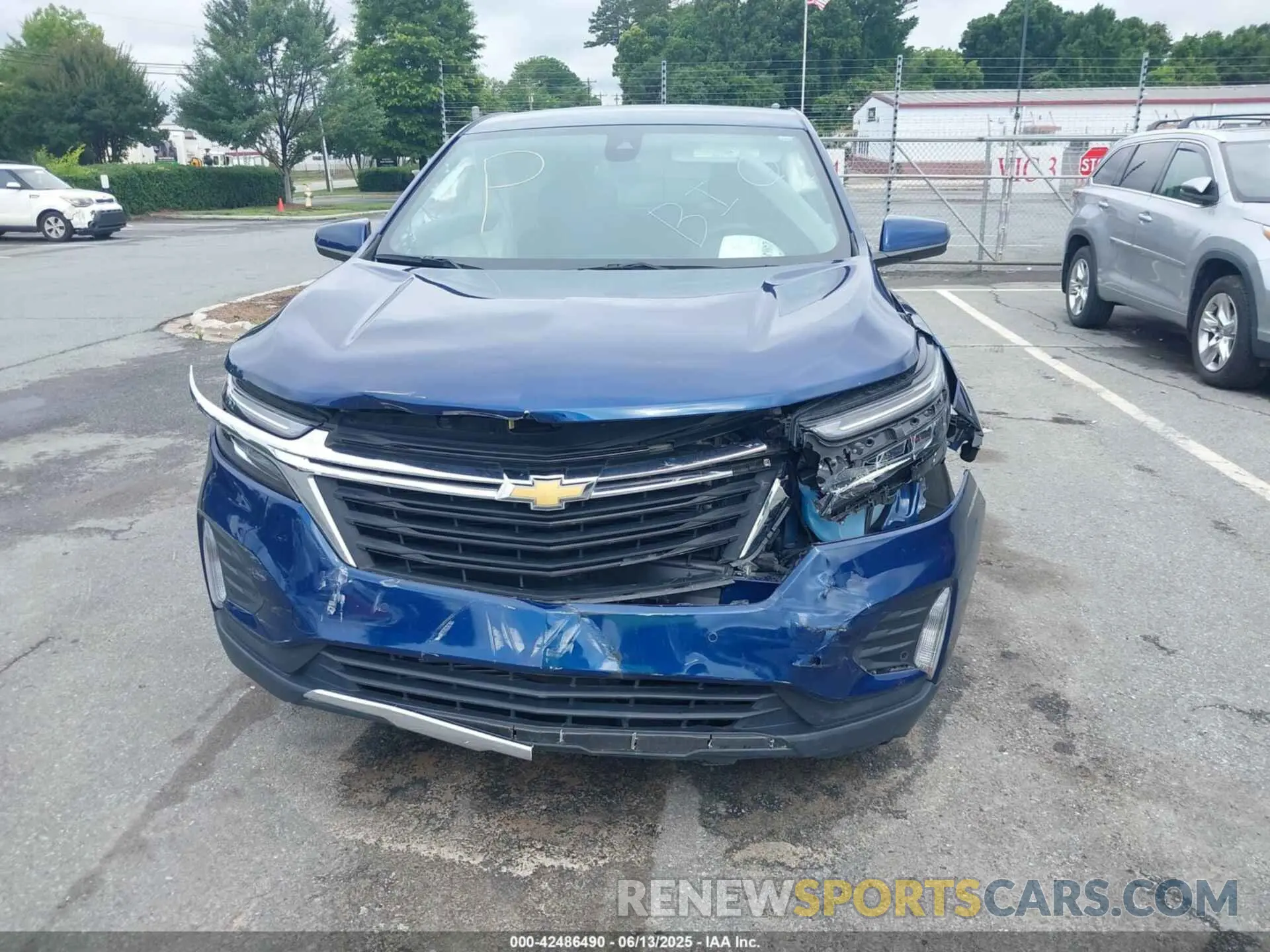 12 fotografías del automóvil dañado 3GNAXKEV7NL295969 CHEVROLET EQUINOX 2022