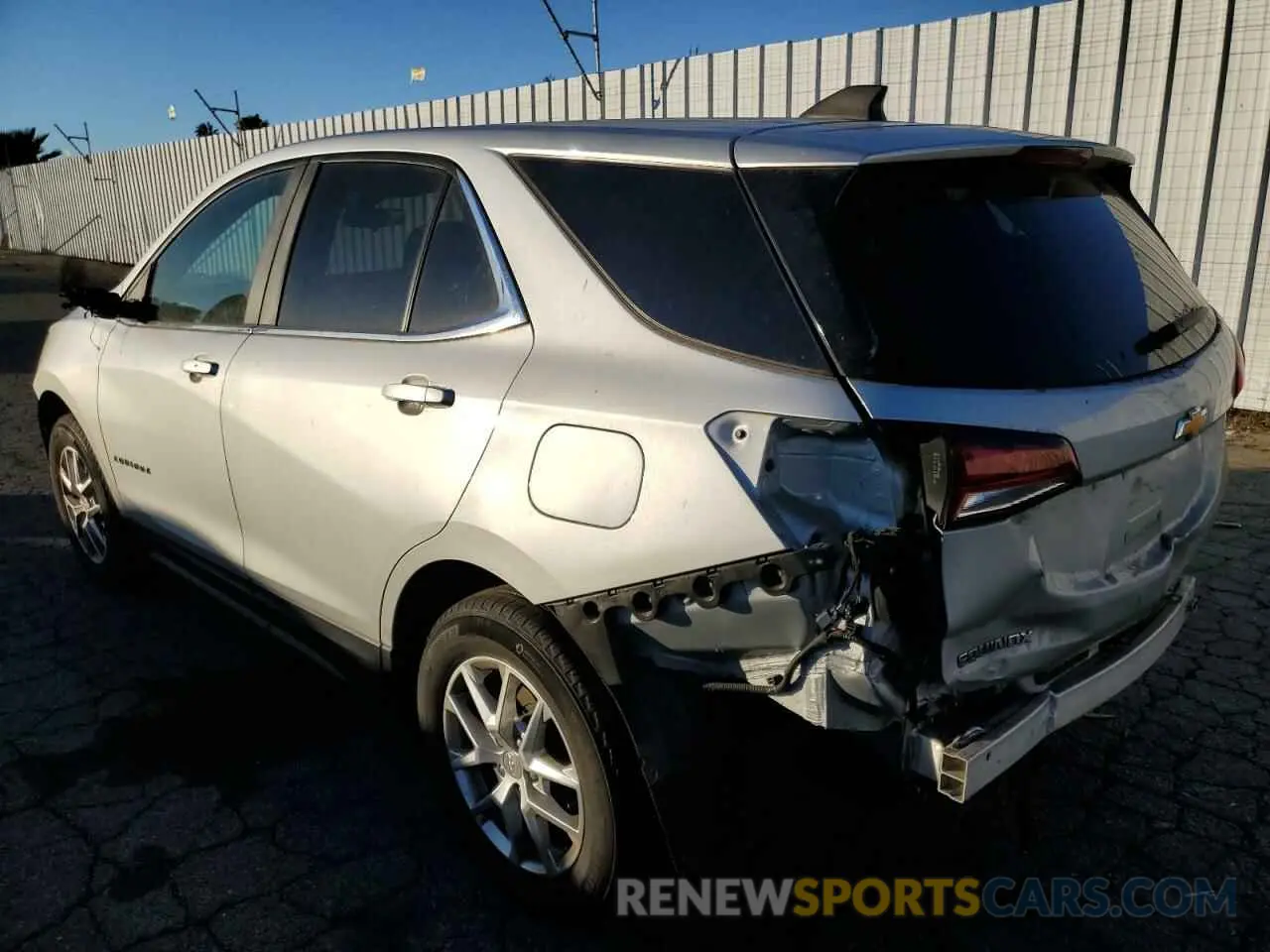 2 fotografías del automóvil dañado 3GNAXKEV8NL223842 CHEVROLET EQUINOX 2022
