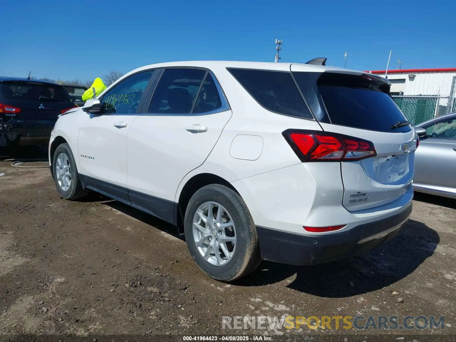 3 fotografías del automóvil dañado 3GNAXKEVXNL261573 CHEVROLET EQUINOX 2022