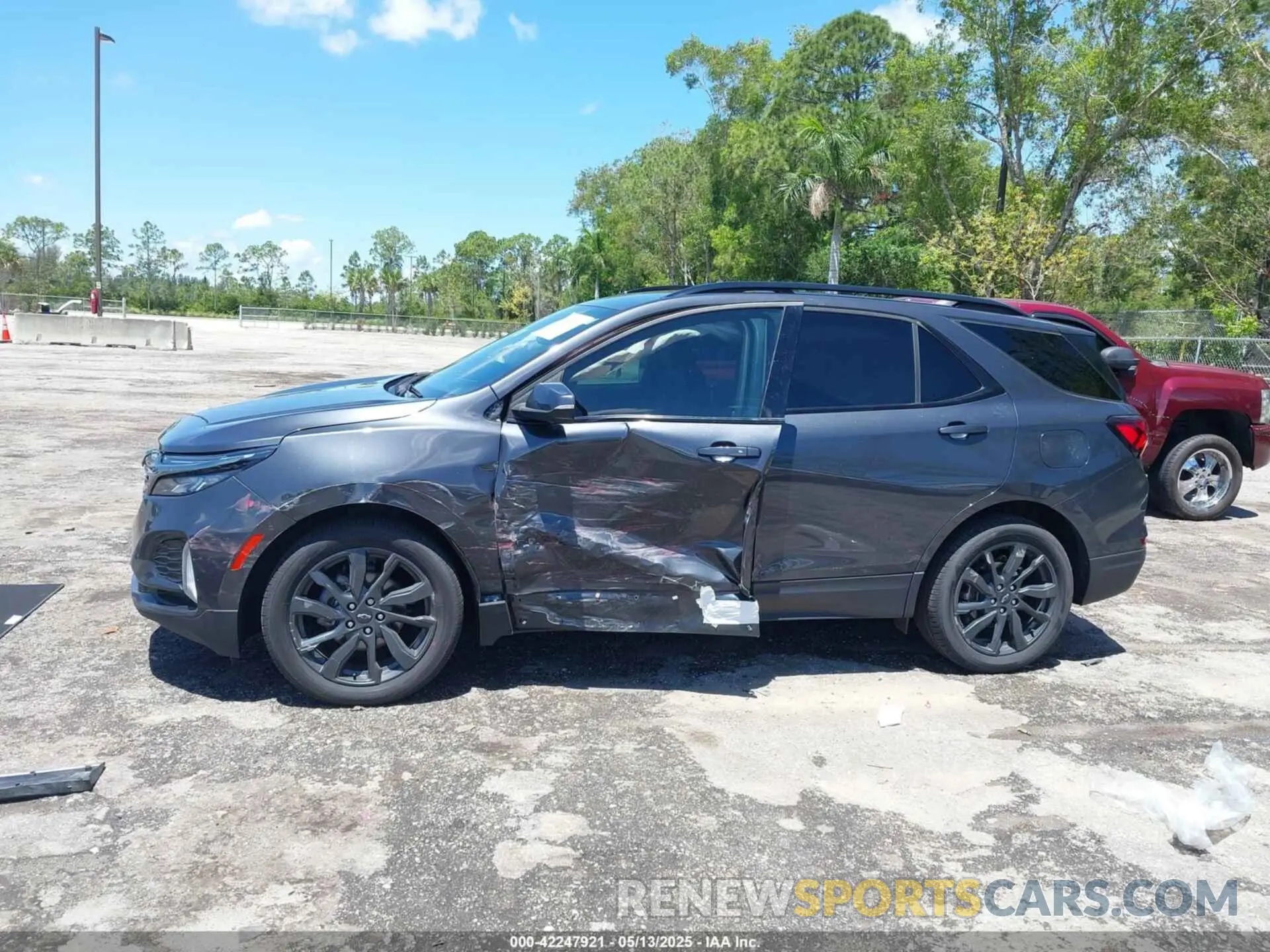 6 fotografías del automóvil dañado 3GNAXMEV0NS105933 CHEVROLET EQUINOX 2022