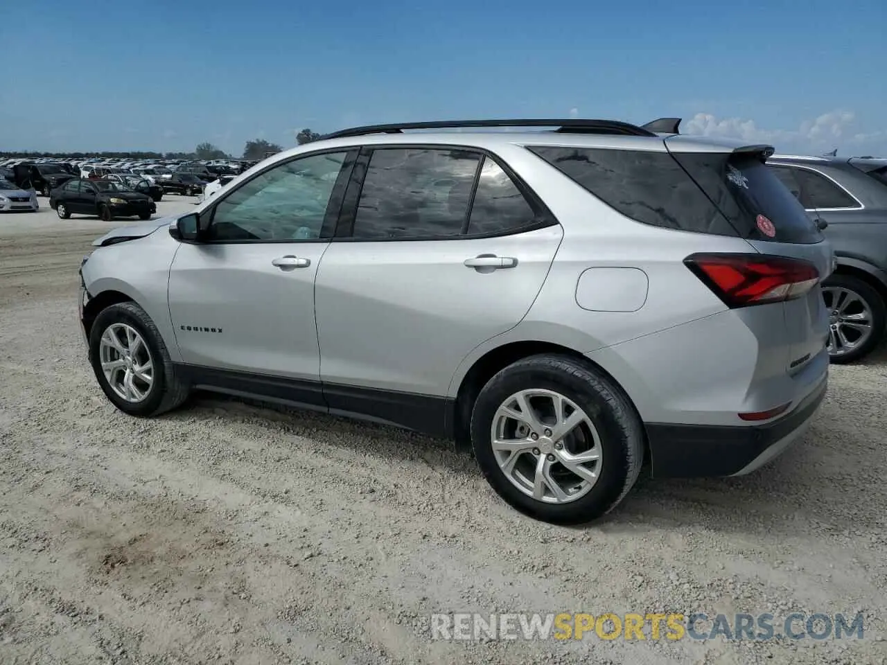 2 fotografías del automóvil dañado 3GNAXMEV4NS121312 CHEVROLET EQUINOX 2022