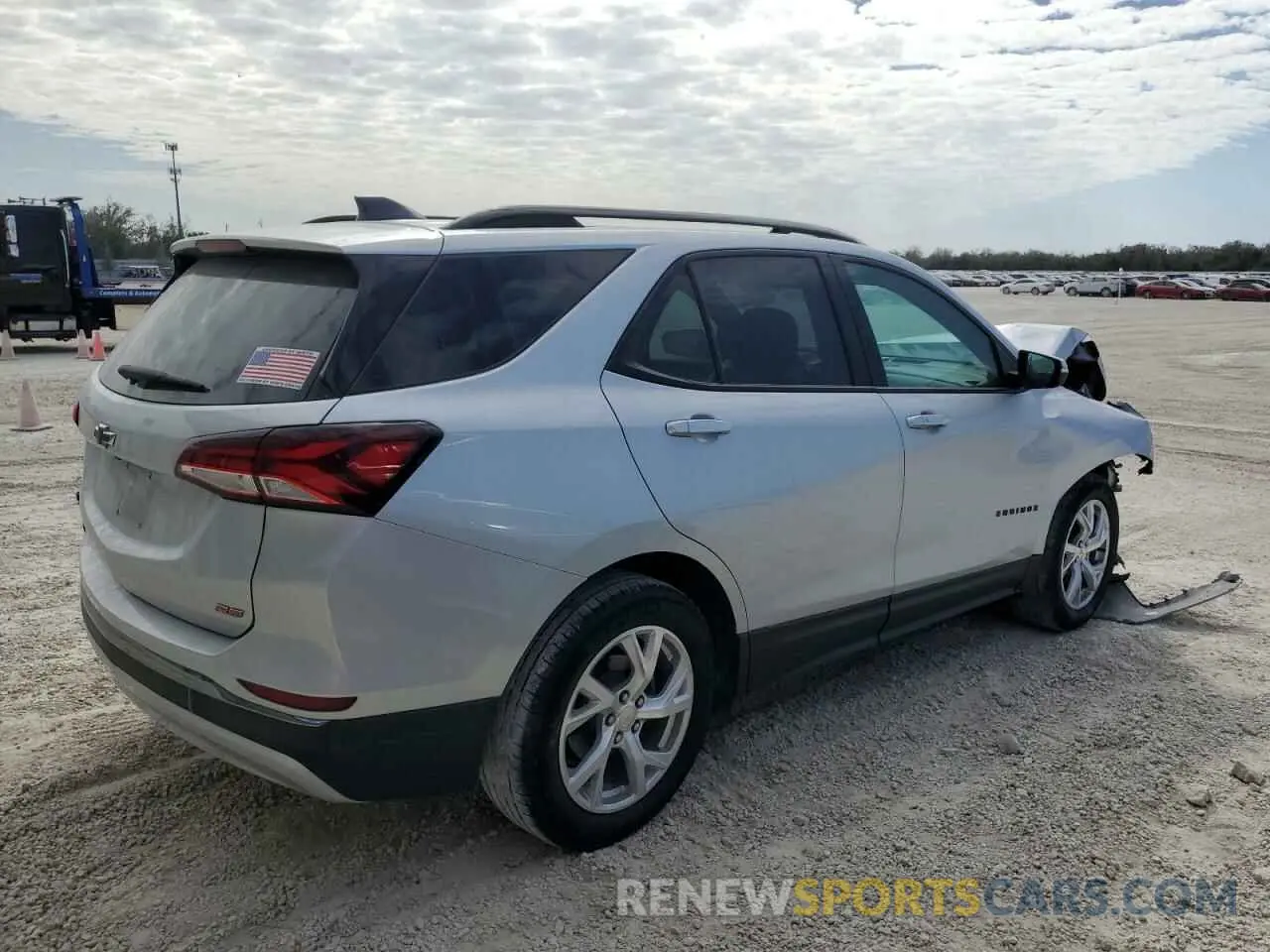 3 fotografías del automóvil dañado 3GNAXMEV4NS121312 CHEVROLET EQUINOX 2022