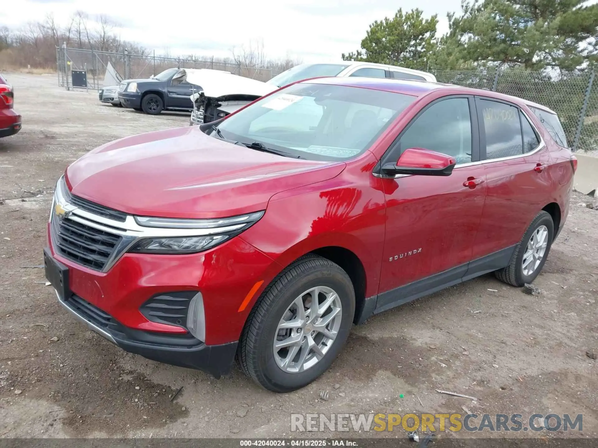 2 fotografías del automóvil dañado 3GNAXUEV0NL178536 CHEVROLET EQUINOX 2022