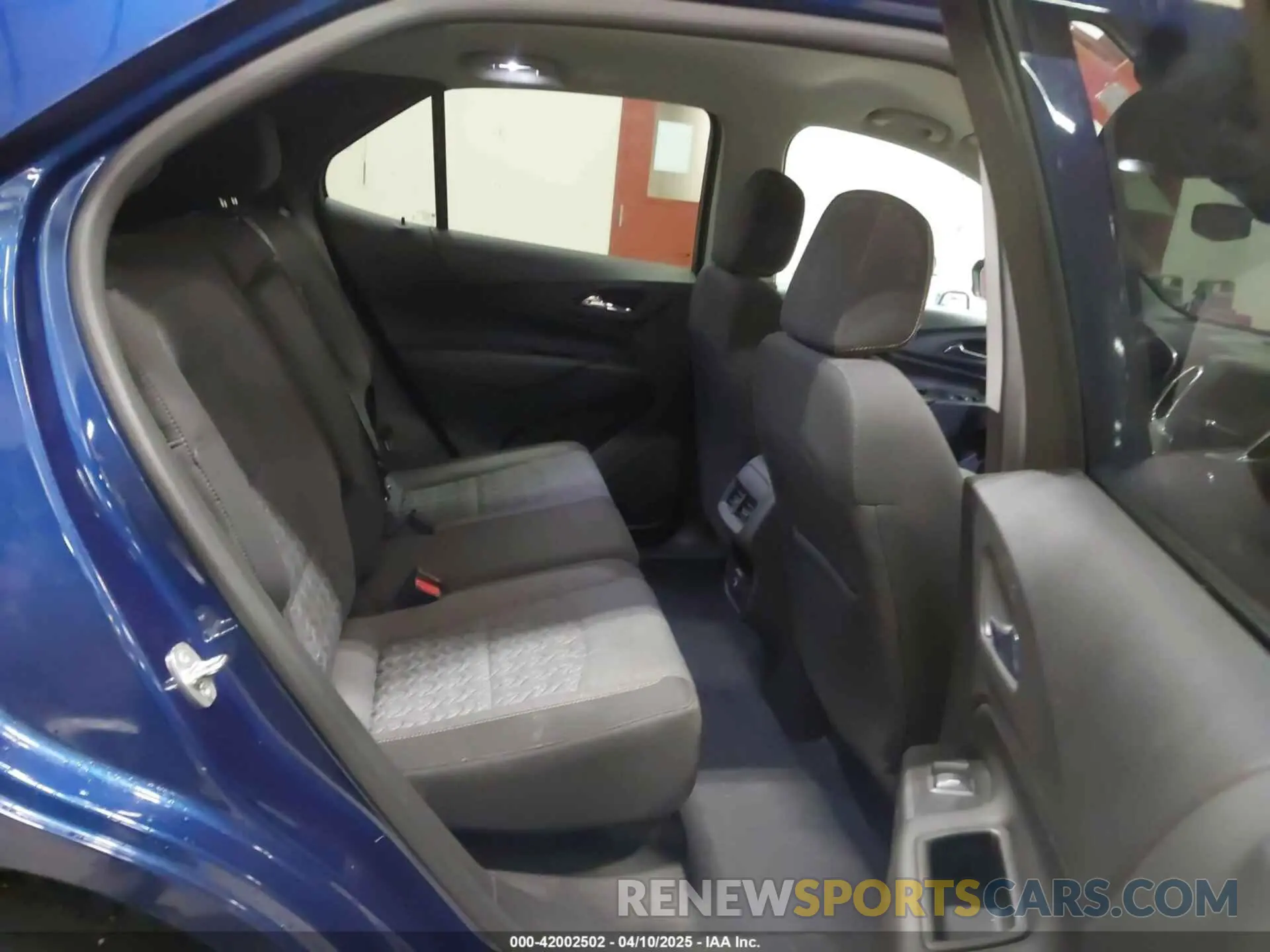 8 fotografías del automóvil dañado 3GNAXUEV0NL223572 CHEVROLET EQUINOX 2022