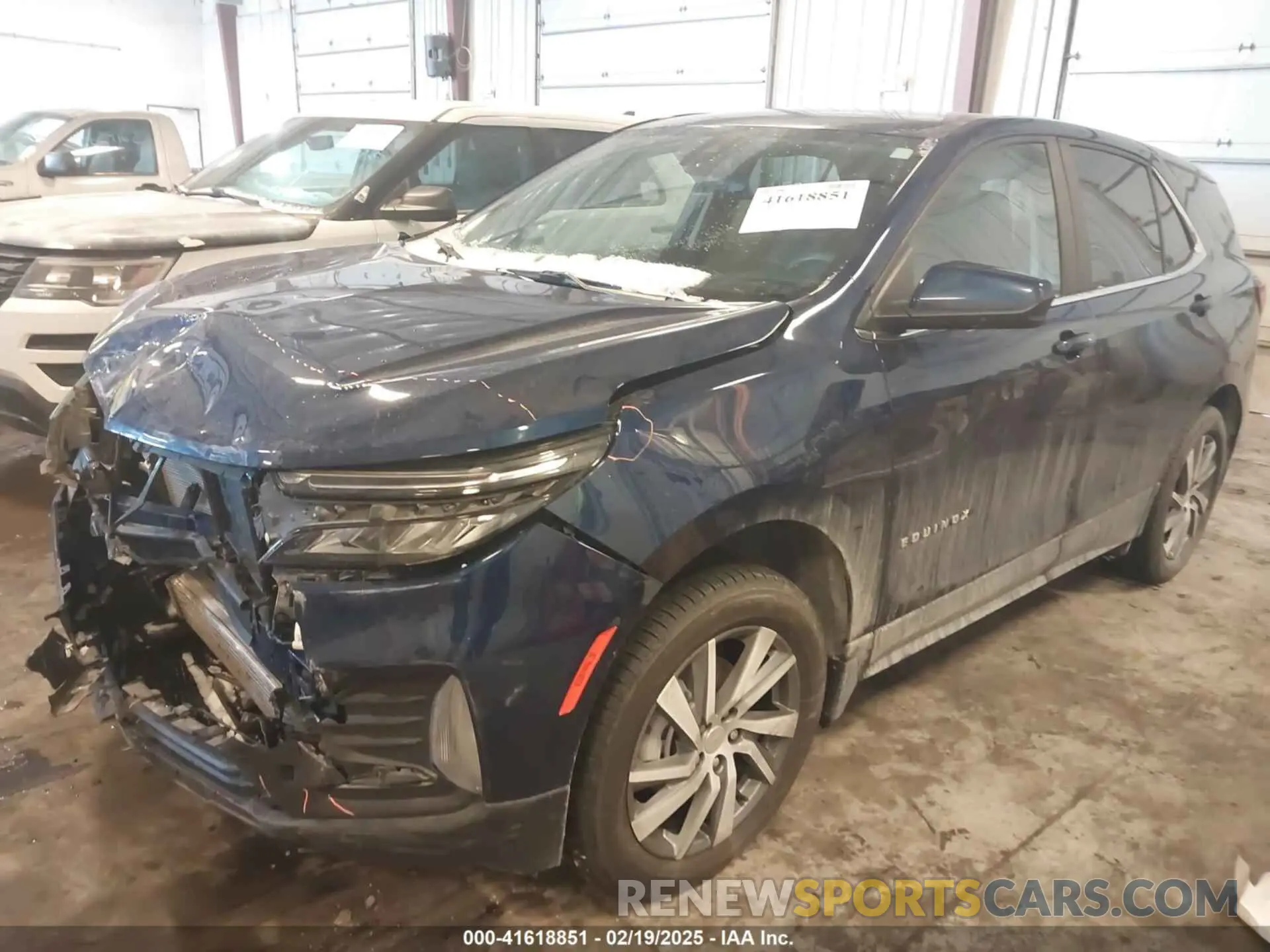 2 fotografías del automóvil dañado 3GNAXUEV0NL243028 CHEVROLET EQUINOX 2022