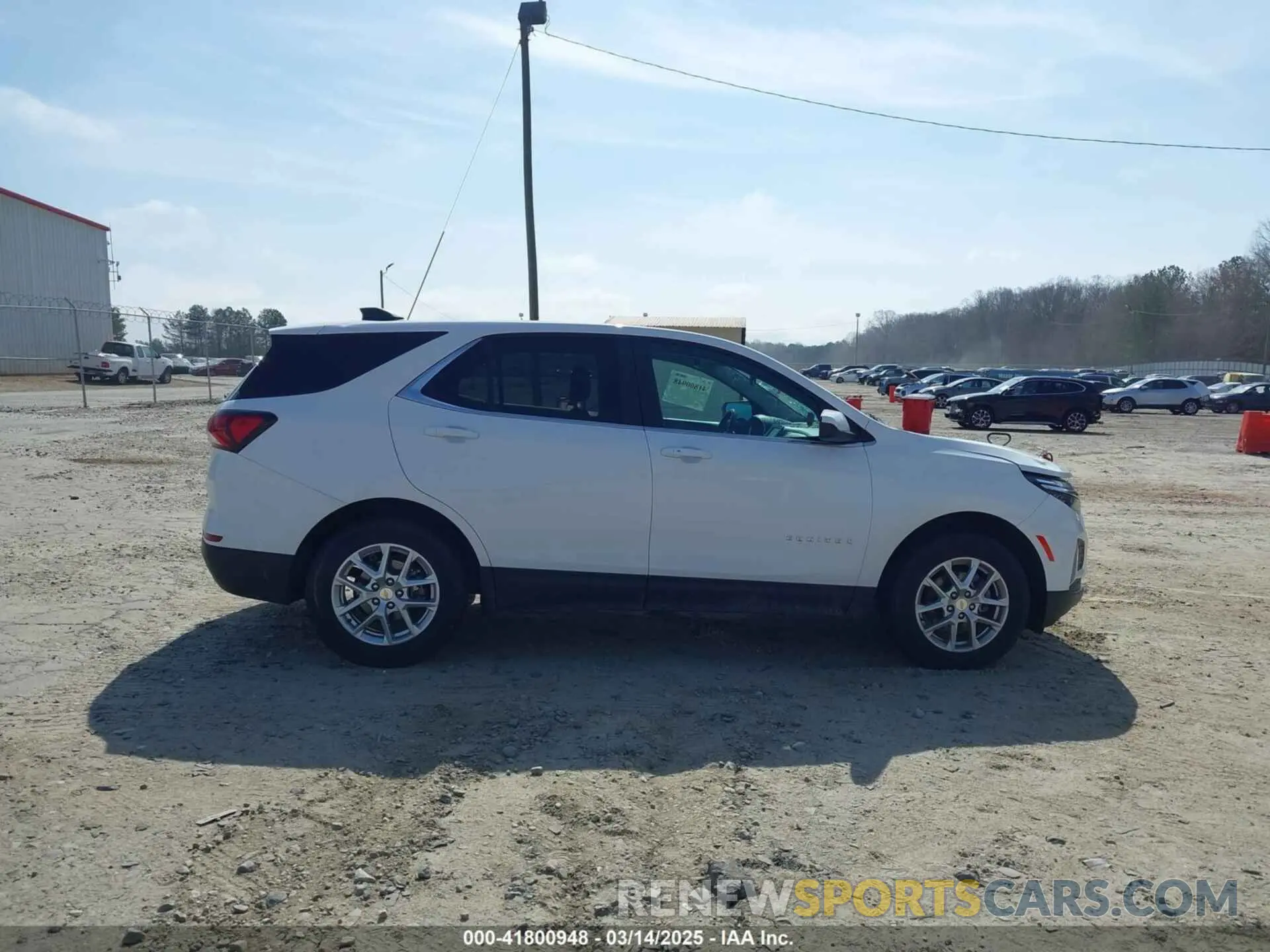 13 fotografías del automóvil dañado 3GNAXUEV0NL245247 CHEVROLET EQUINOX 2022