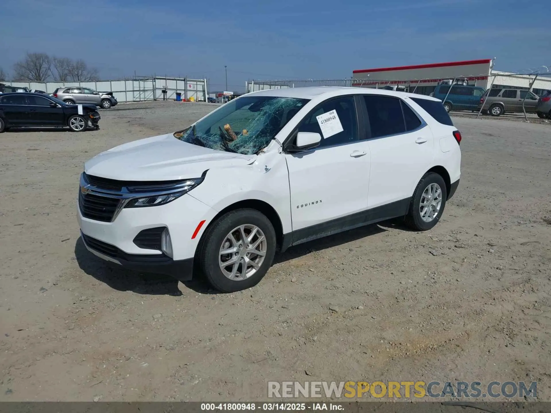 2 fotografías del automóvil dañado 3GNAXUEV0NL245247 CHEVROLET EQUINOX 2022