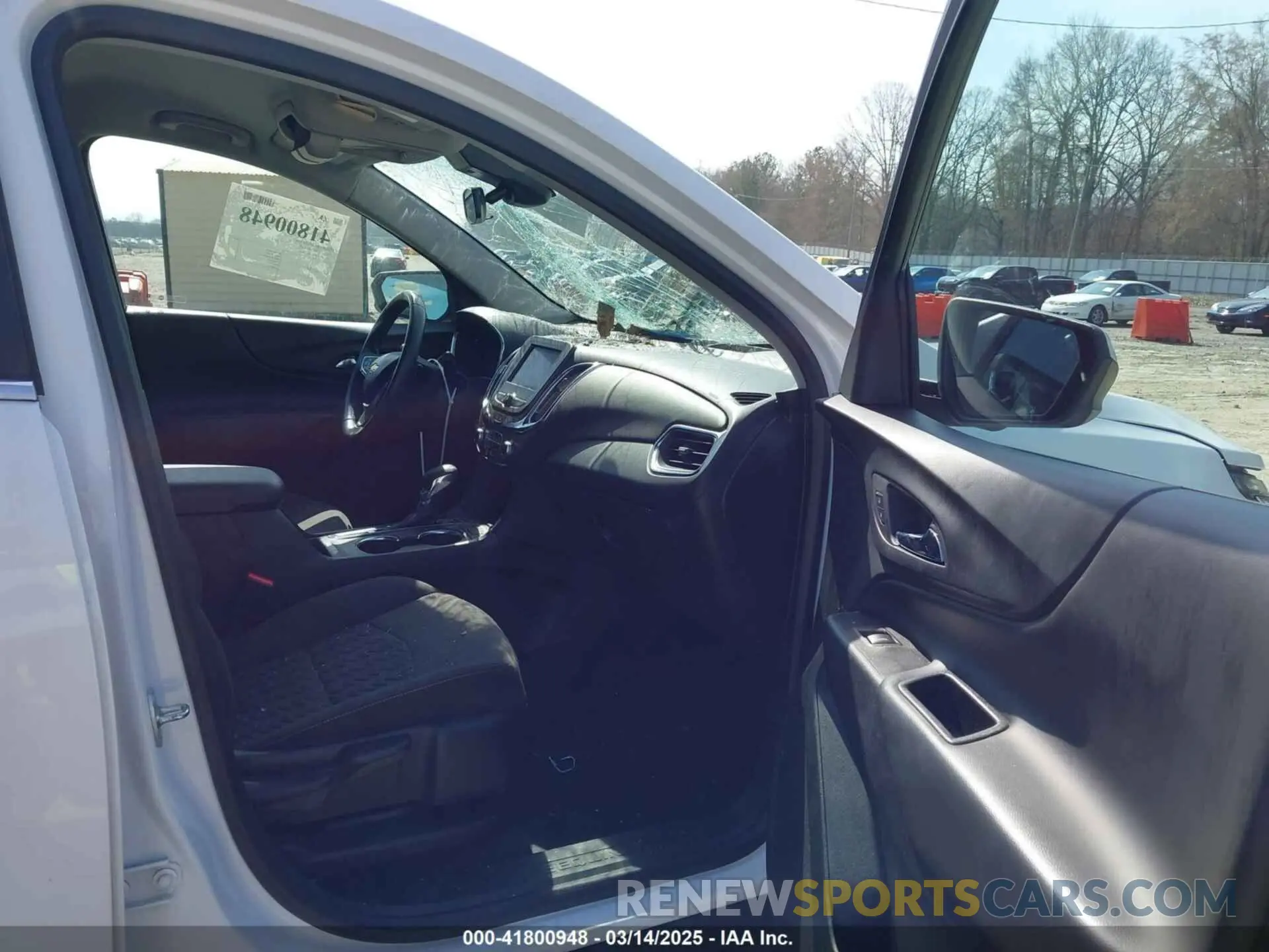 5 fotografías del automóvil dañado 3GNAXUEV0NL245247 CHEVROLET EQUINOX 2022