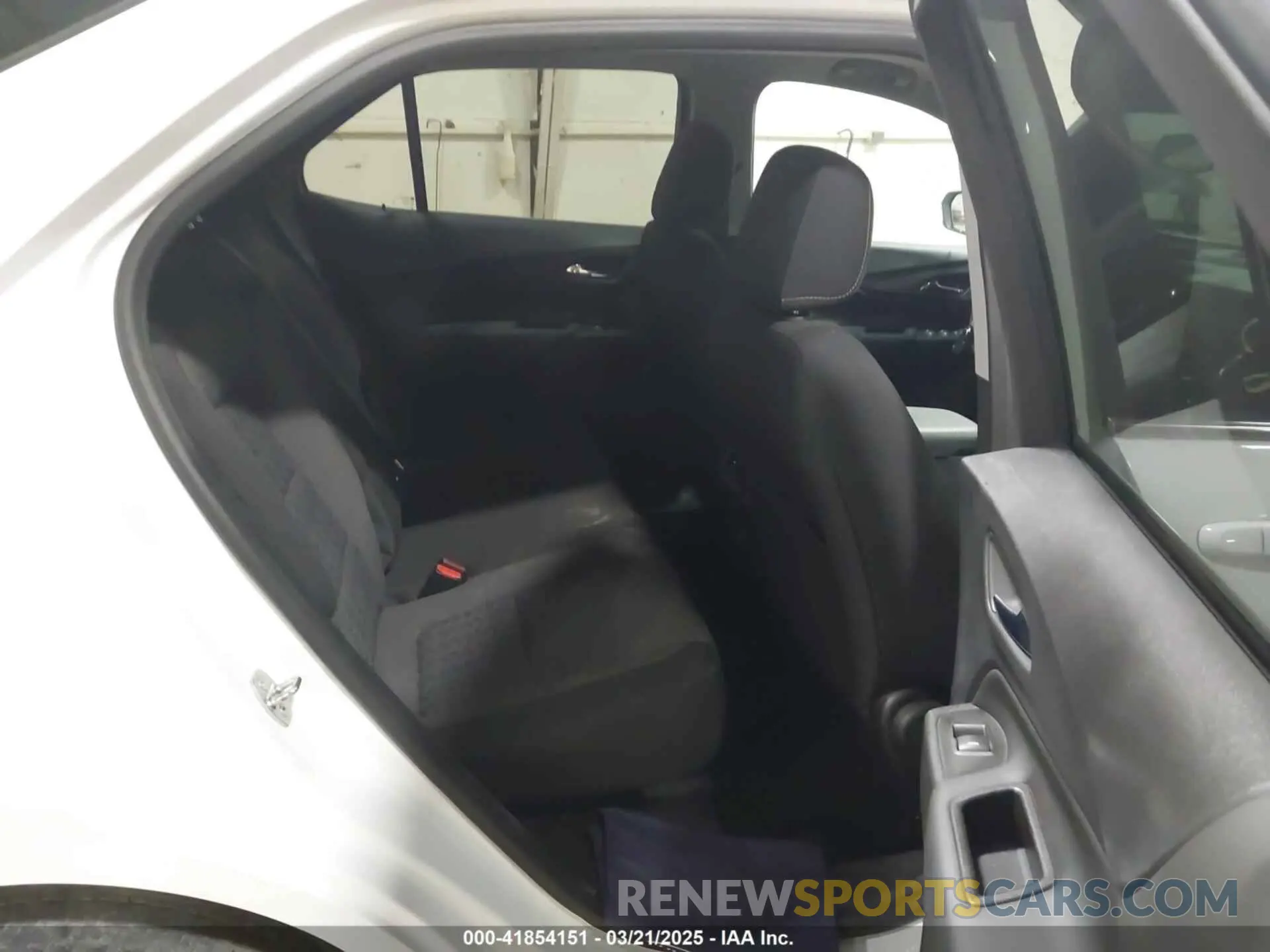 8 fotografías del automóvil dañado 3GNAXUEV0NS222198 CHEVROLET EQUINOX 2022