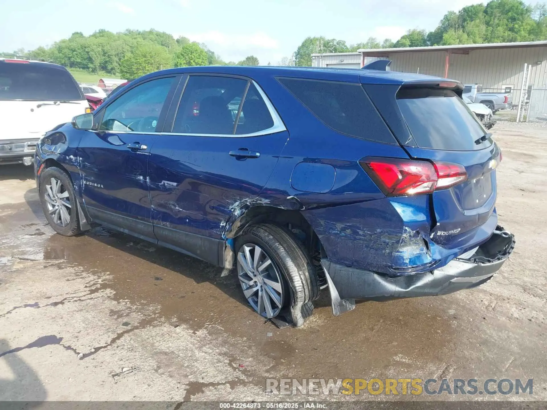 3 fotografías del automóvil dañado 3GNAXUEV1NL313538 CHEVROLET EQUINOX 2022
