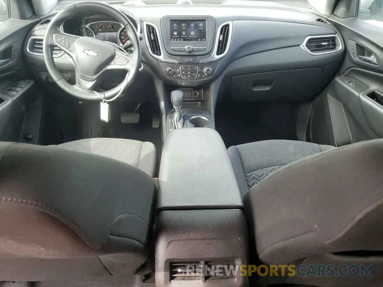8 fotografías del automóvil dañado 3GNAXUEV2NL115986 CHEVROLET EQUINOX 2022