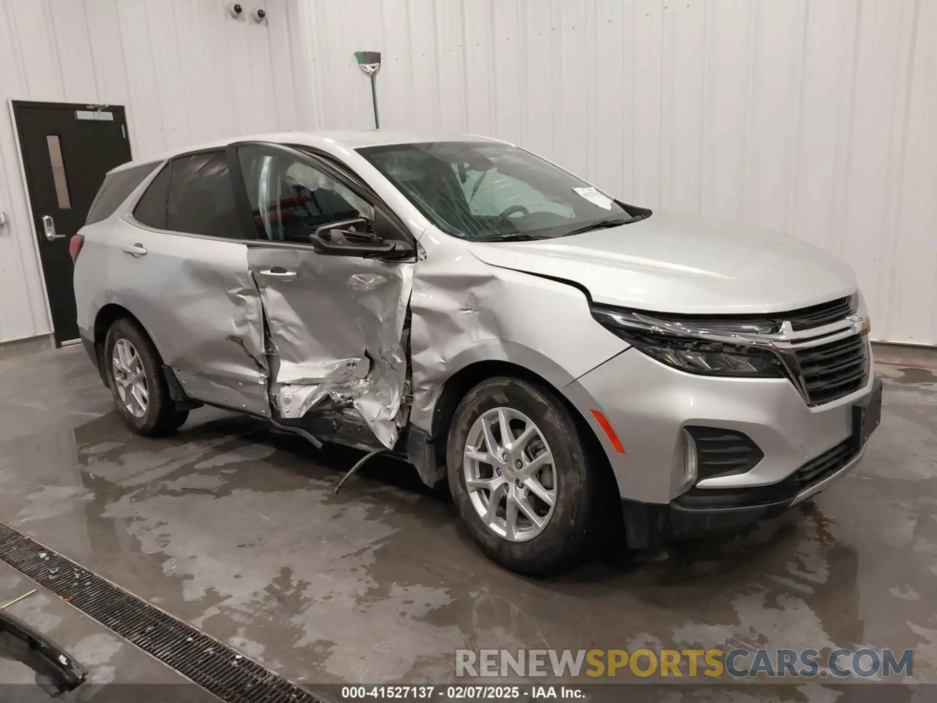 1 fotografías del automóvil dañado 3GNAXUEV2NL179672 CHEVROLET EQUINOX 2022