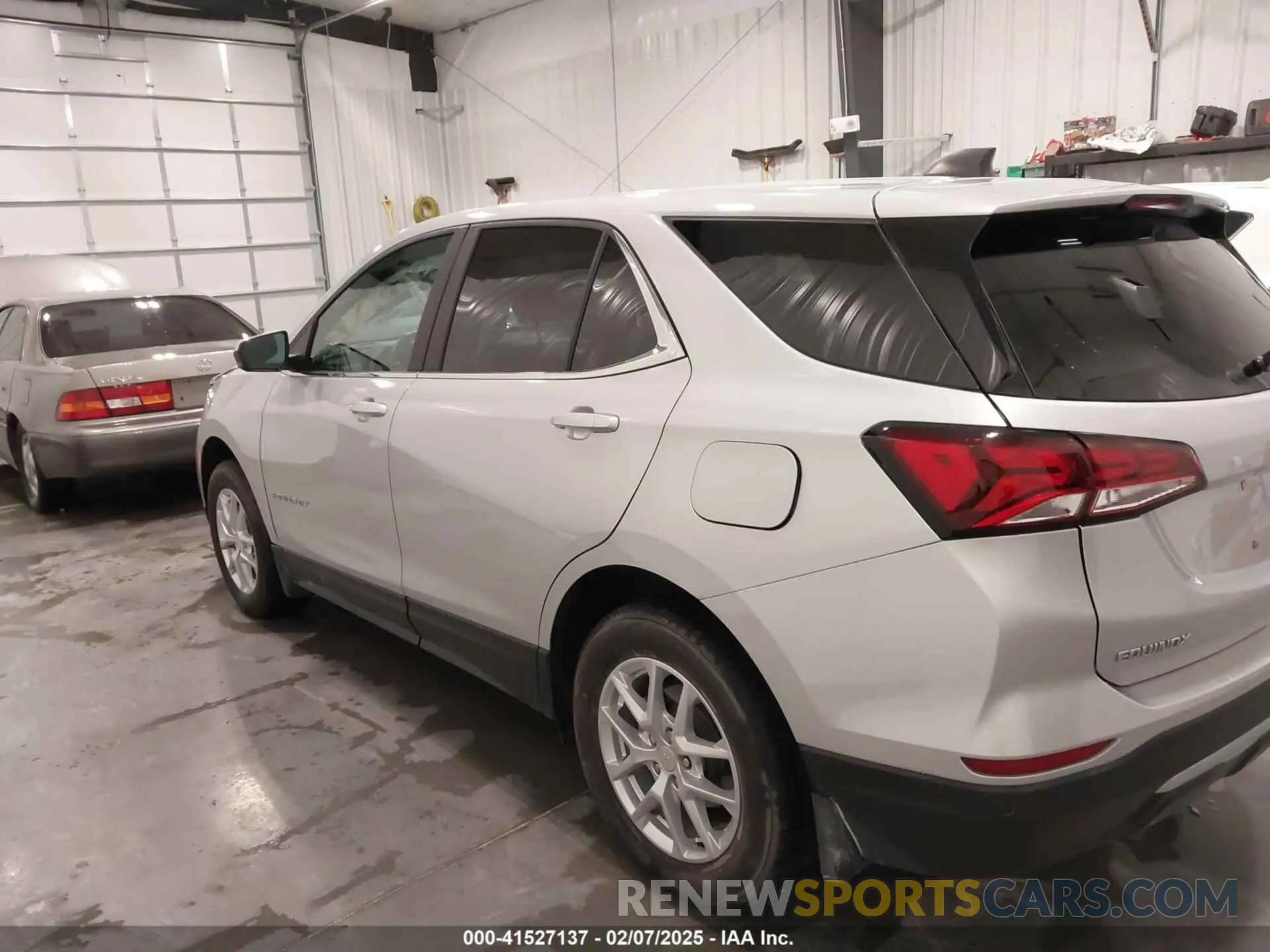 13 fotografías del automóvil dañado 3GNAXUEV2NL179672 CHEVROLET EQUINOX 2022
