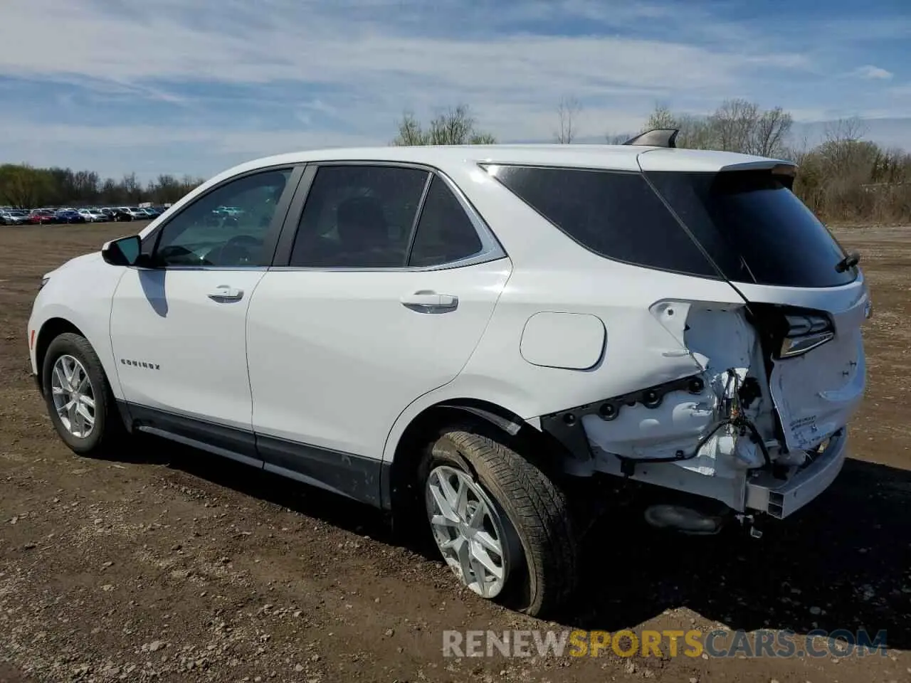 2 fotografías del automóvil dañado 3GNAXUEV2NL226635 CHEVROLET EQUINOX 2022