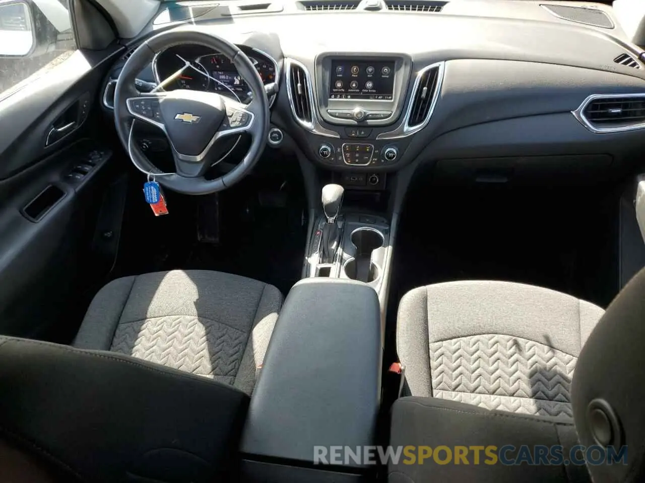 8 fotografías del automóvil dañado 3GNAXUEV2NL226635 CHEVROLET EQUINOX 2022