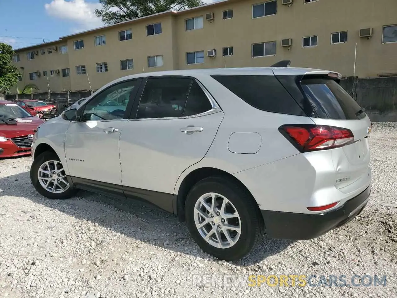 2 fotografías del automóvil dañado 3GNAXUEV3NL199834 CHEVROLET EQUINOX 2022