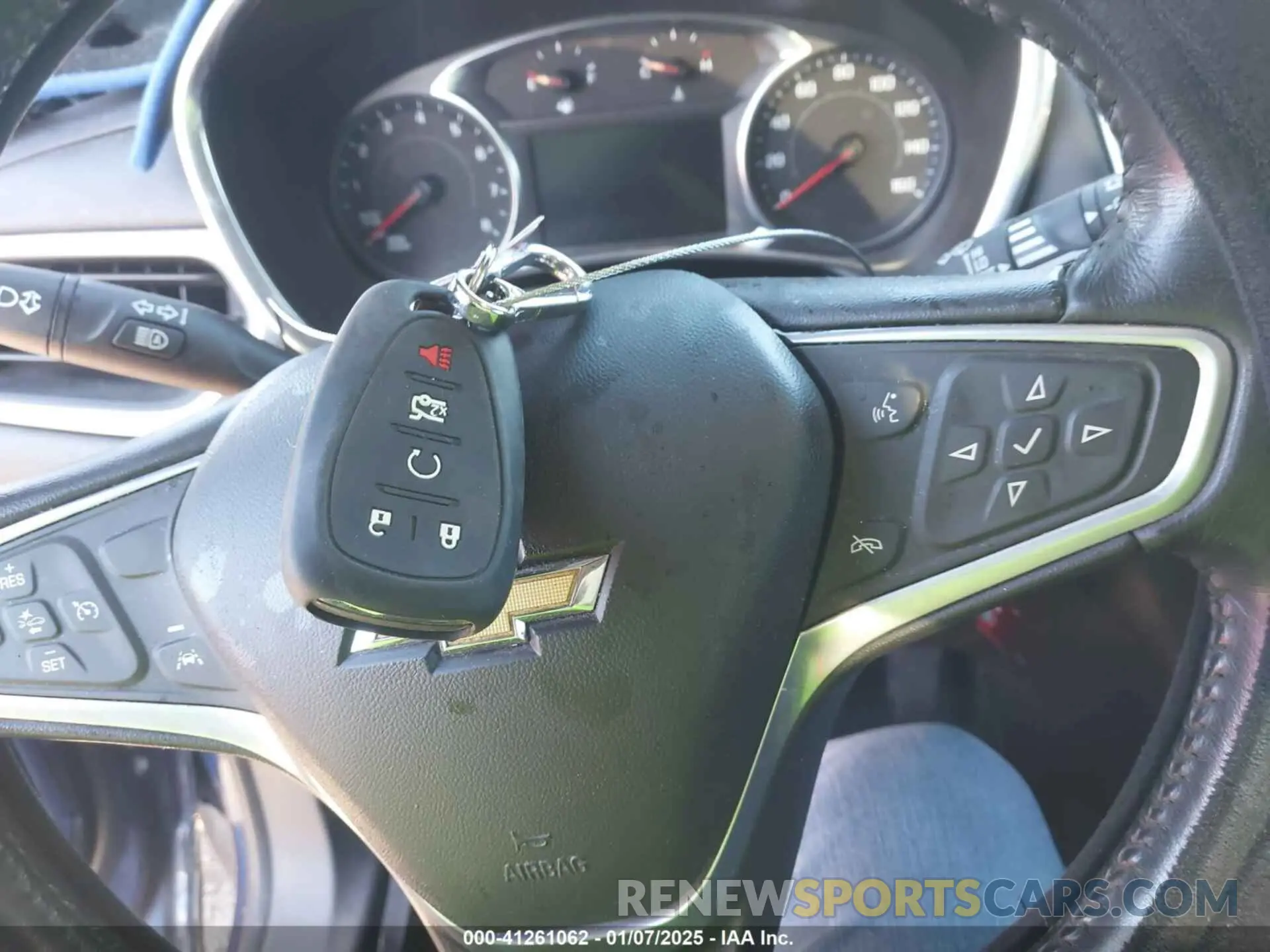 11 fotografías del automóvil dañado 3GNAXUEV3NL228846 CHEVROLET EQUINOX 2022