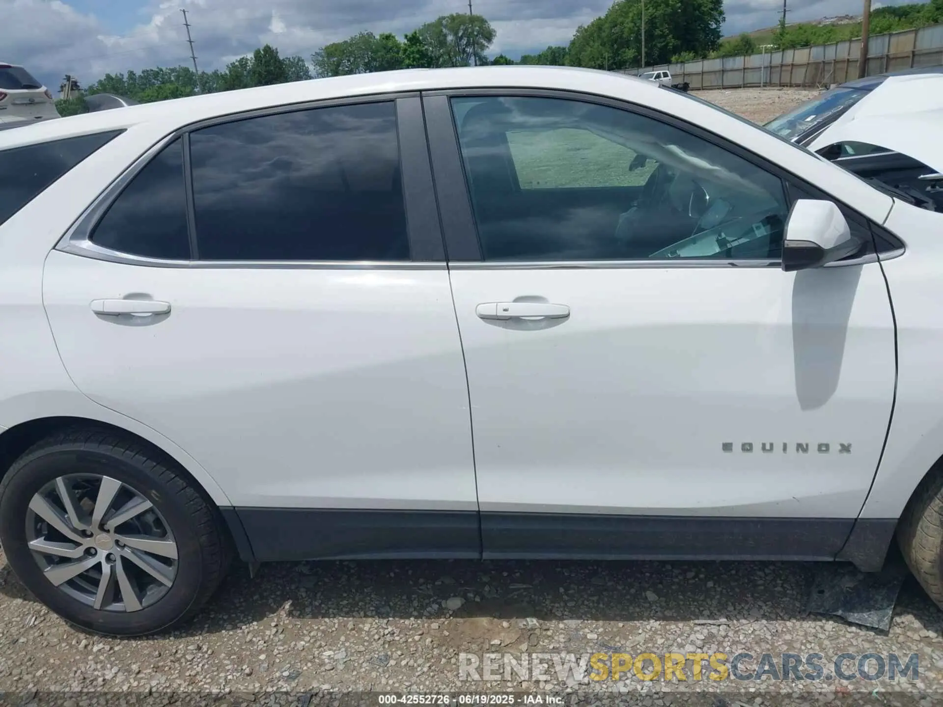14 fotografías del automóvil dañado 3GNAXUEV3NL255366 CHEVROLET EQUINOX 2022