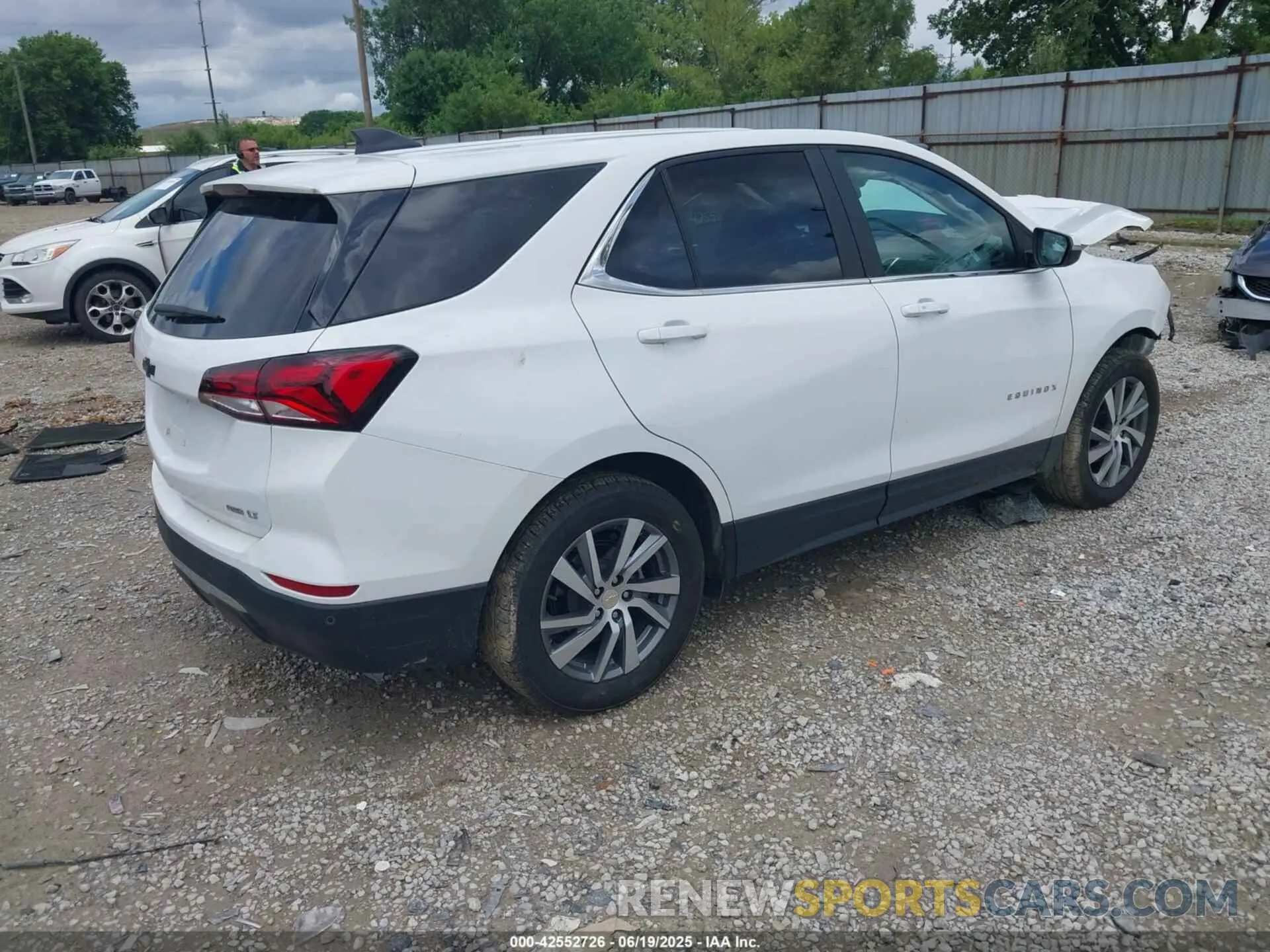 4 fotografías del automóvil dañado 3GNAXUEV3NL255366 CHEVROLET EQUINOX 2022