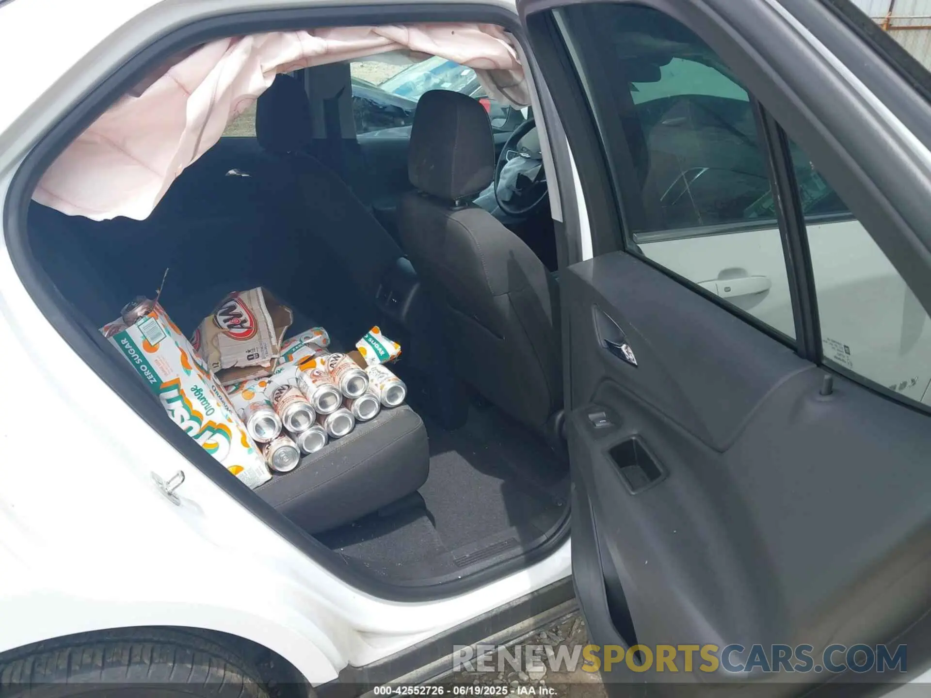 8 fotografías del automóvil dañado 3GNAXUEV3NL255366 CHEVROLET EQUINOX 2022