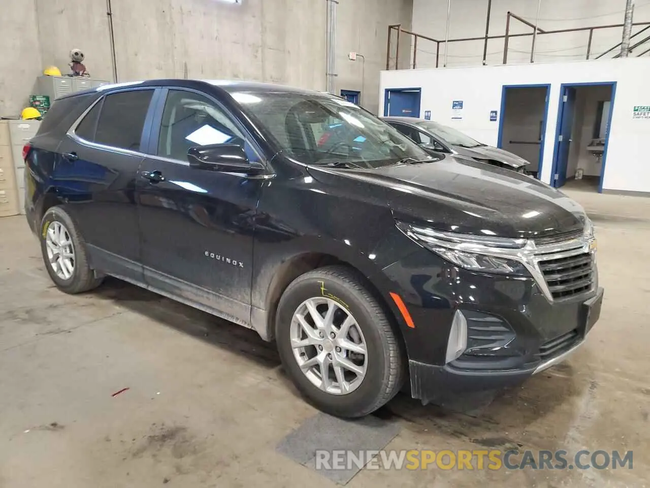 4 fotografías del automóvil dañado 3GNAXUEV3NL285953 CHEVROLET EQUINOX 2022