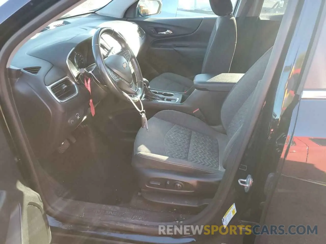 7 fotografías del automóvil dañado 3GNAXUEV3NL314349 CHEVROLET EQUINOX 2022