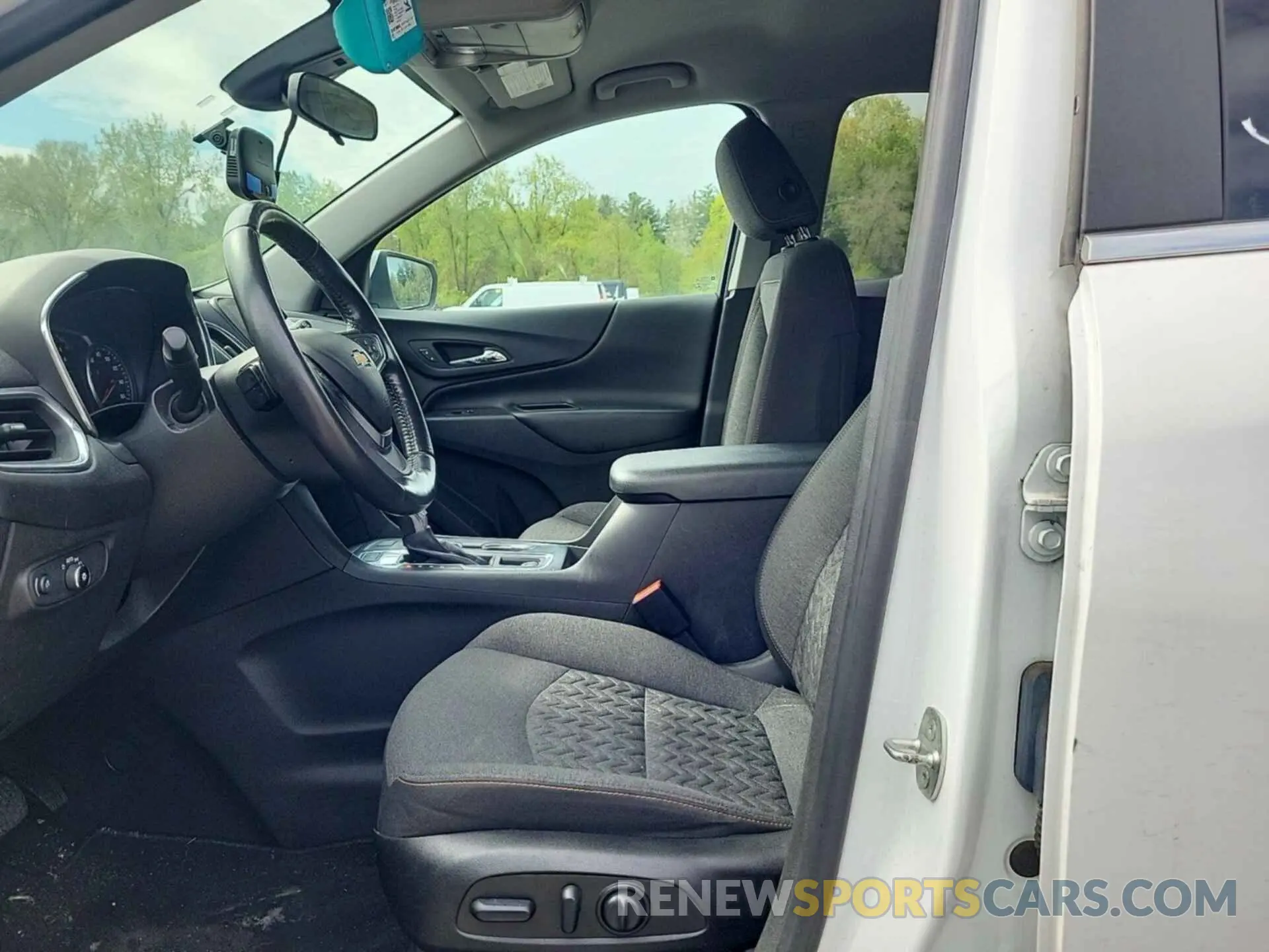 48 fotografías del automóvil dañado 3GNAXUEV4NL122521 CHEVROLET EQUINOX 2022