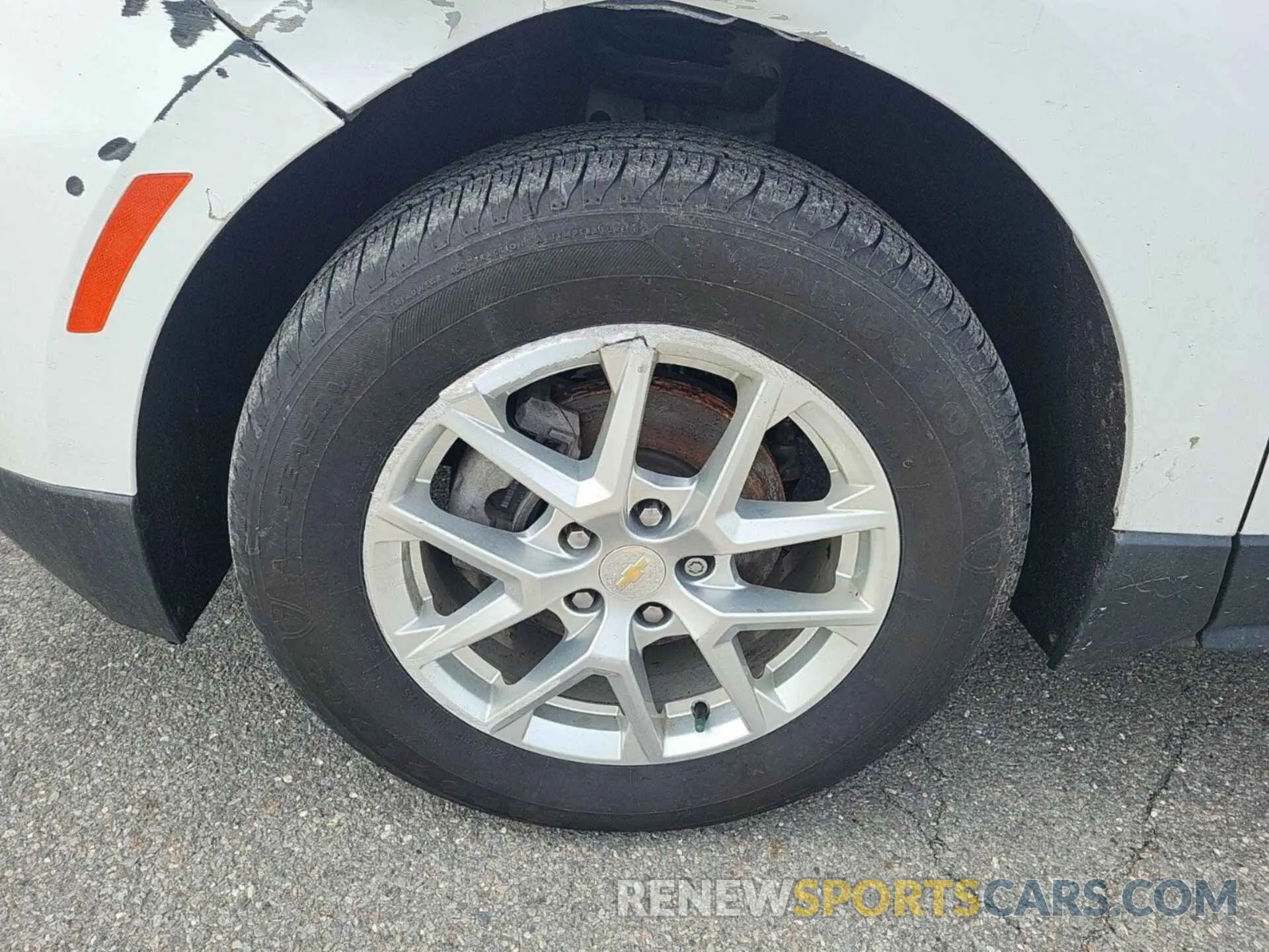 5 fotografías del automóvil dañado 3GNAXUEV4NL122521 CHEVROLET EQUINOX 2022
