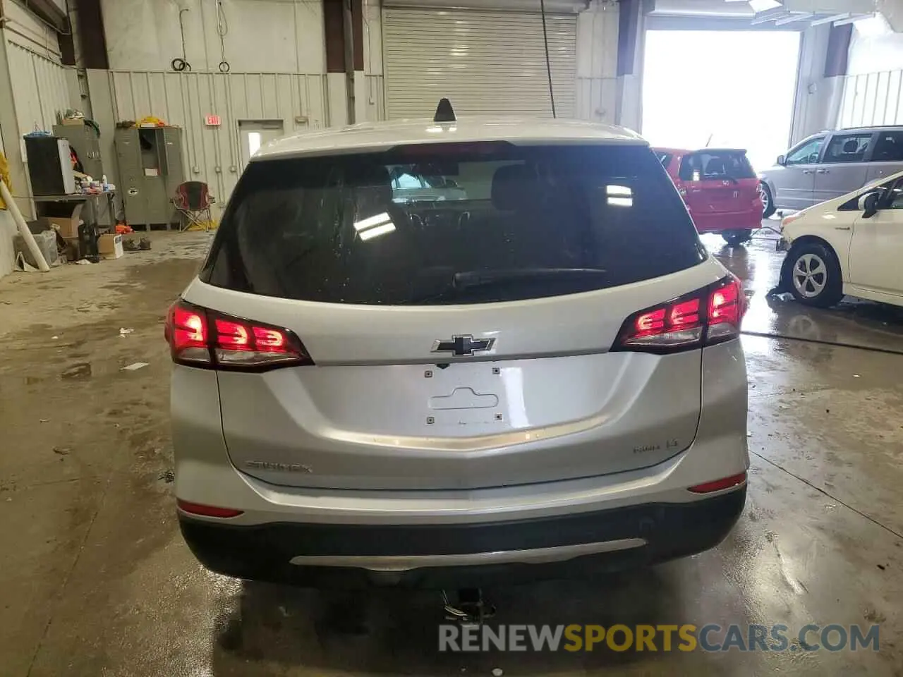 6 fotografías del automóvil dañado 3GNAXUEV4NL258535 CHEVROLET EQUINOX 2022
