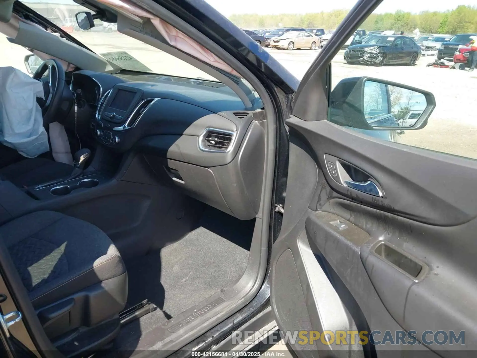 5 fotografías del automóvil dañado 3GNAXUEV5NL128103 CHEVROLET EQUINOX 2022