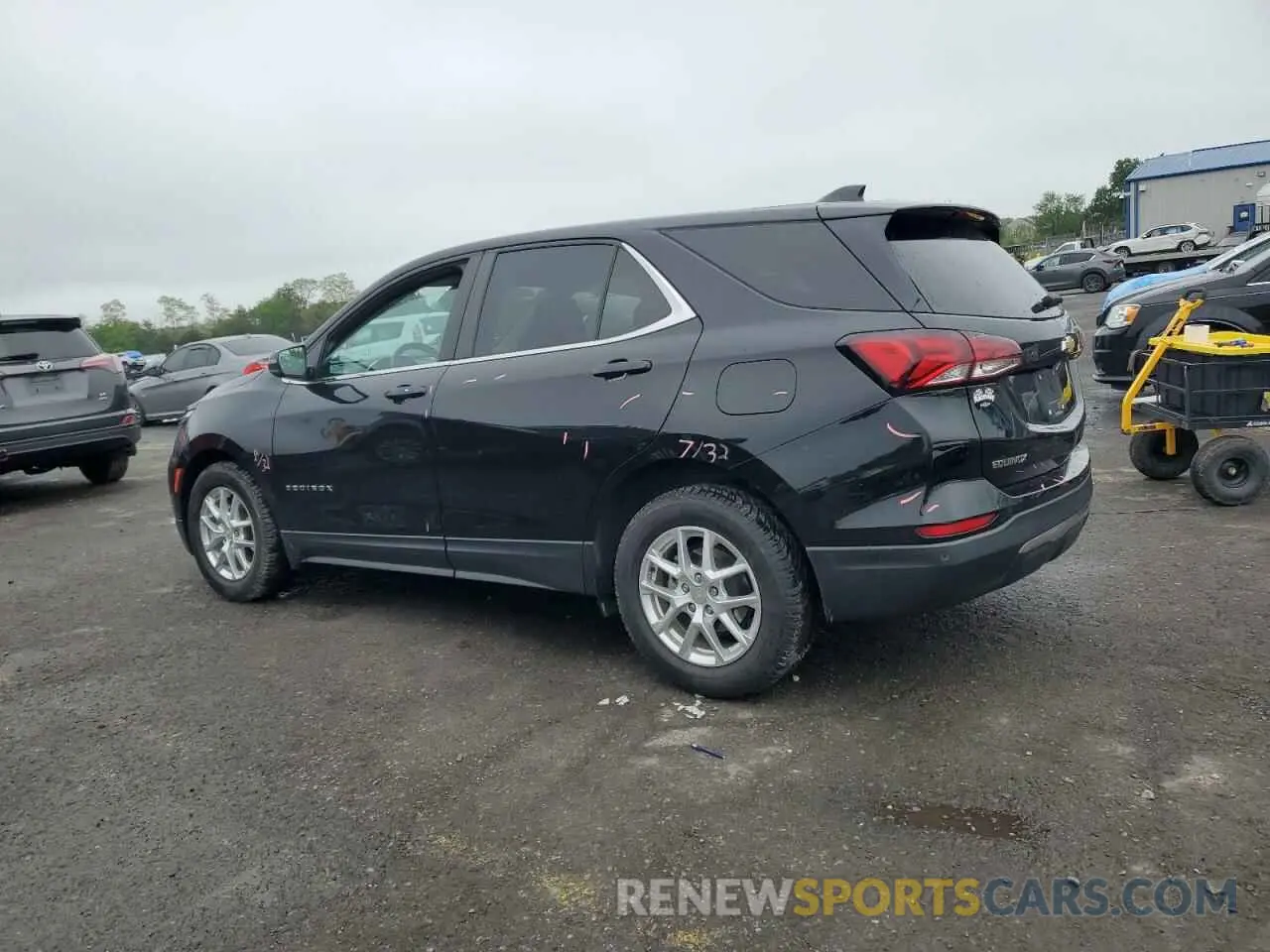 2 fotografías del automóvil dañado 3GNAXUEV5NL248192 CHEVROLET EQUINOX 2022