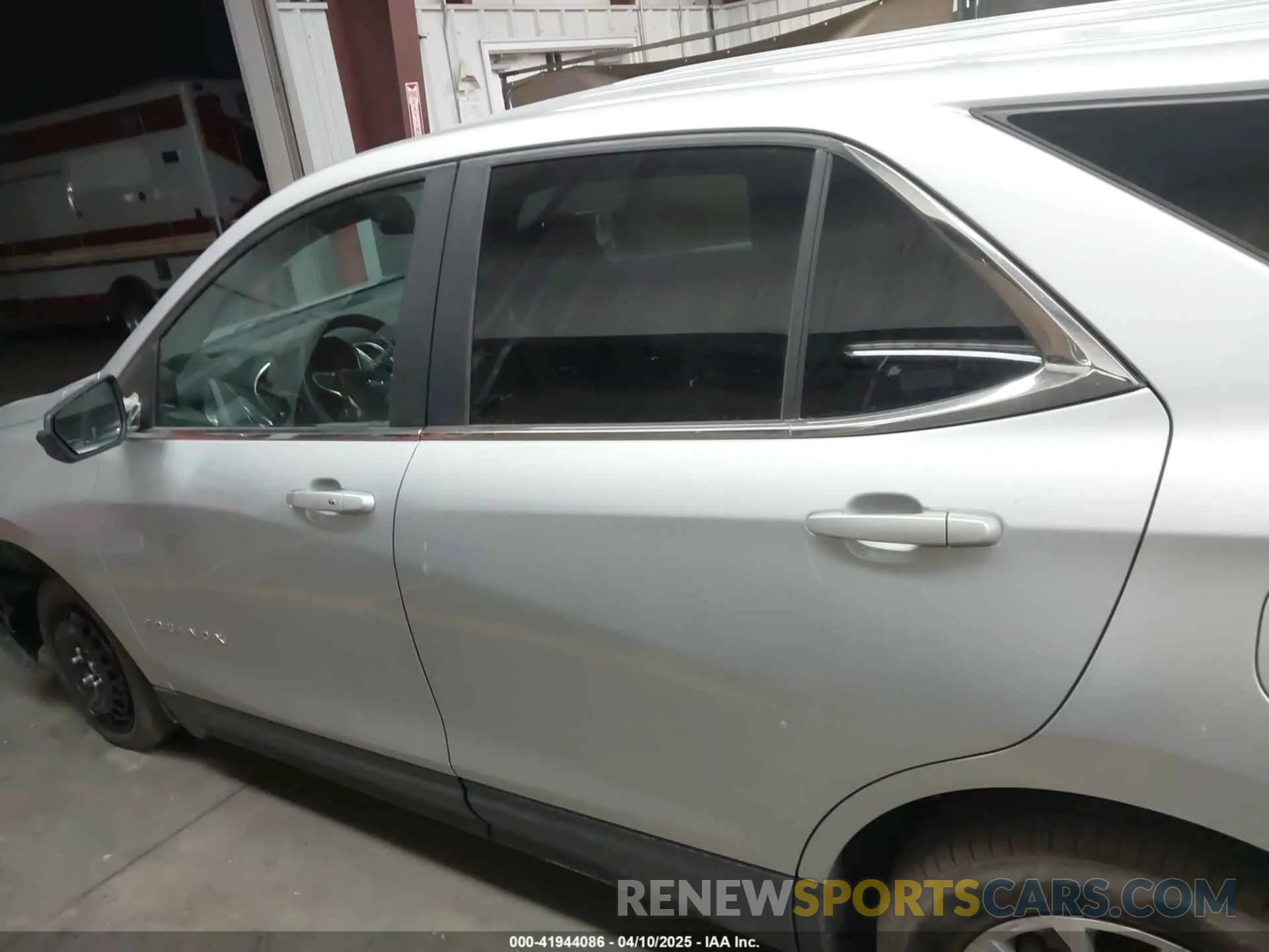 14 fotografías del automóvil dañado 3GNAXUEV8NL178011 CHEVROLET EQUINOX 2022