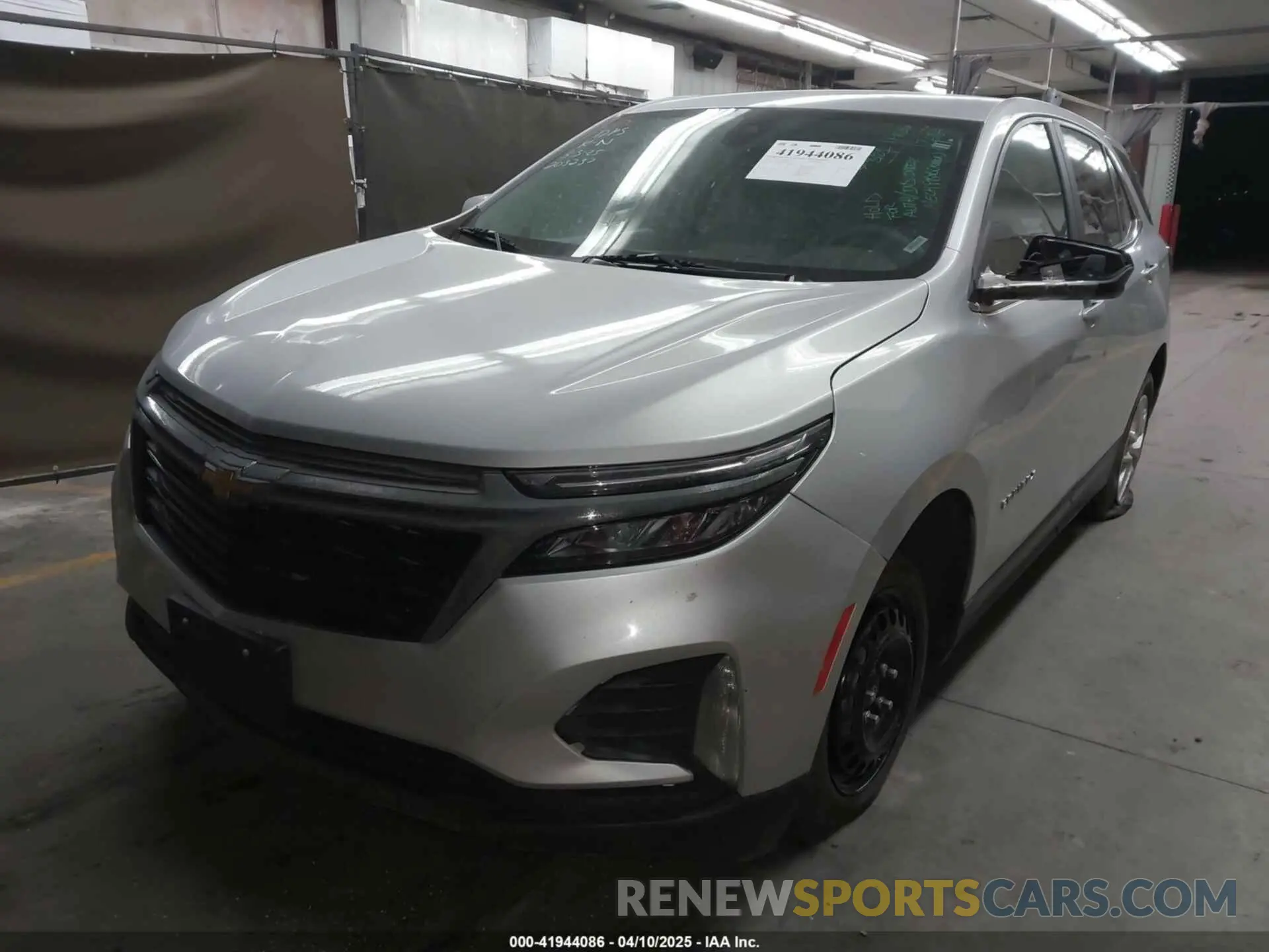 2 fotografías del automóvil dañado 3GNAXUEV8NL178011 CHEVROLET EQUINOX 2022