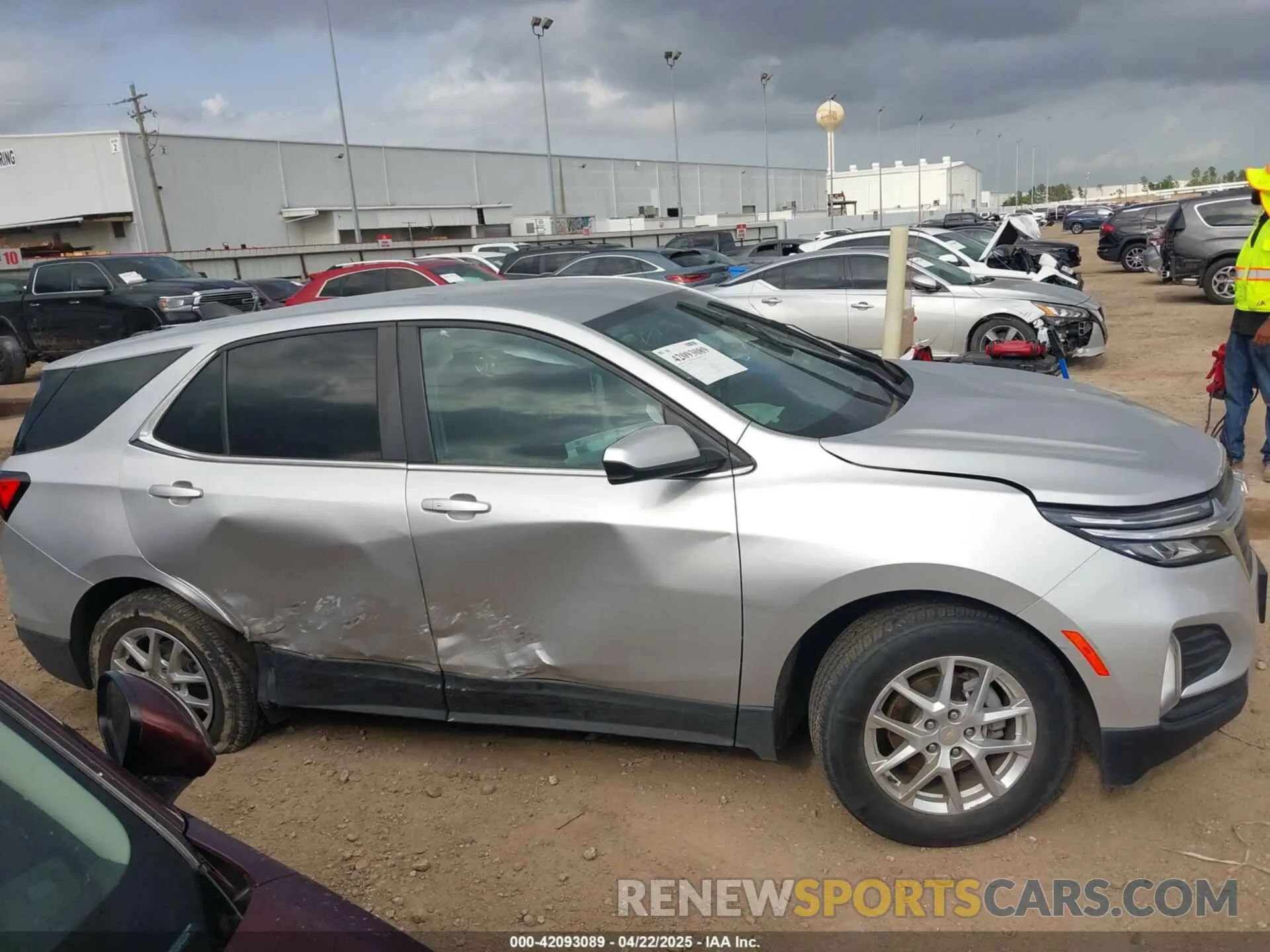 12 fotografías del automóvil dañado 3GNAXUEV8NL242161 CHEVROLET EQUINOX 2022