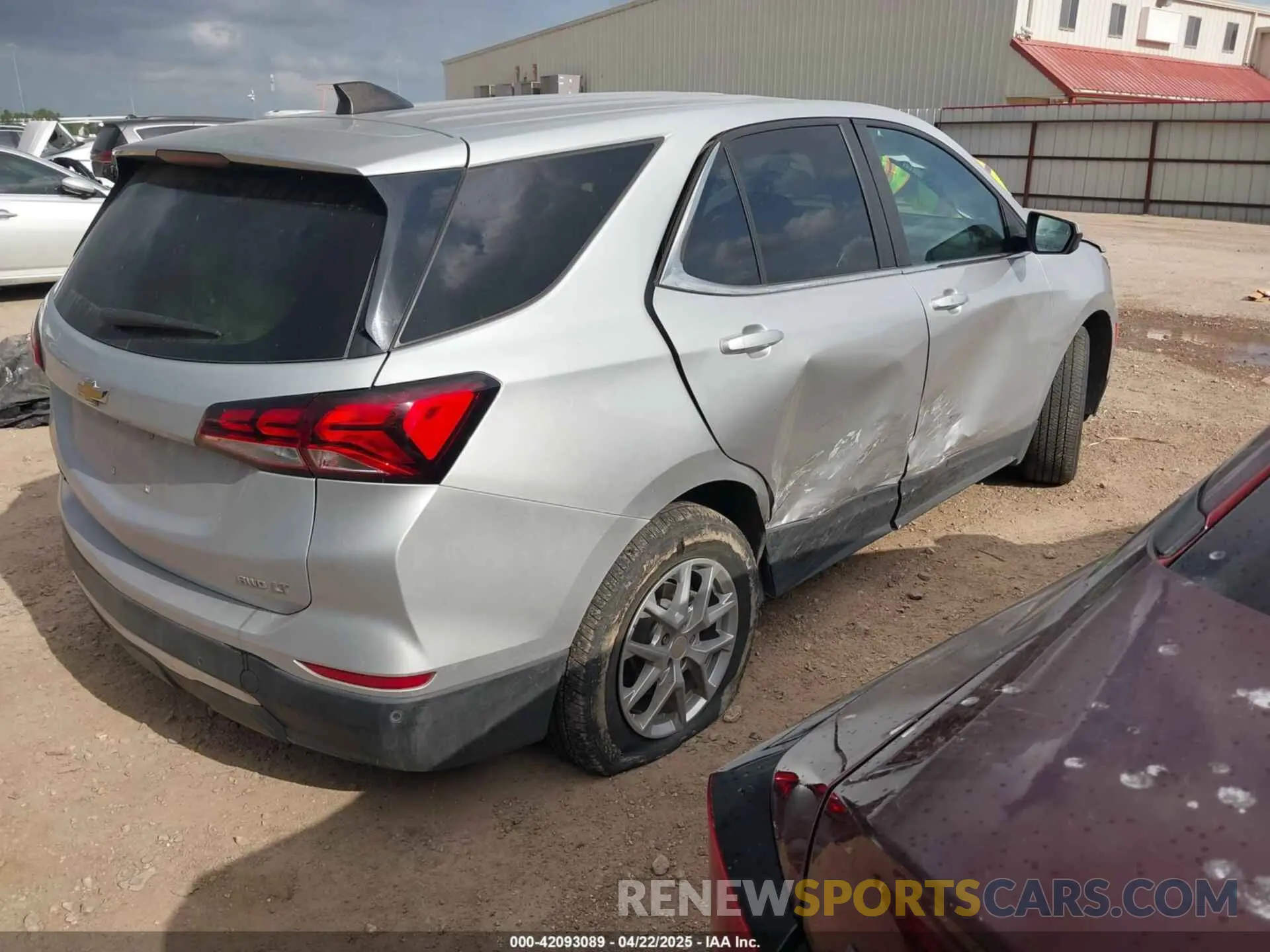 4 fotografías del automóvil dañado 3GNAXUEV8NL242161 CHEVROLET EQUINOX 2022