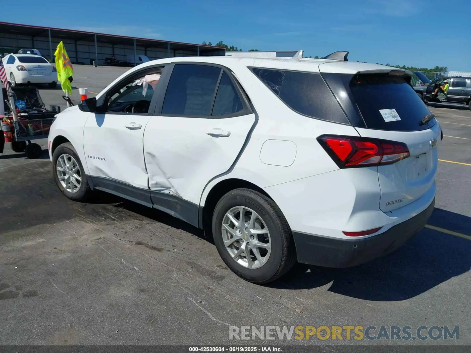 3 fotografías del automóvil dañado 3GNAXFEG6PL253871 CHEVROLET EQUINOX 2023