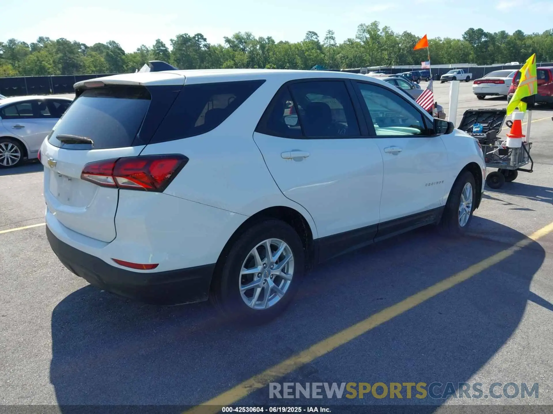 4 fotografías del automóvil dañado 3GNAXFEG6PL253871 CHEVROLET EQUINOX 2023