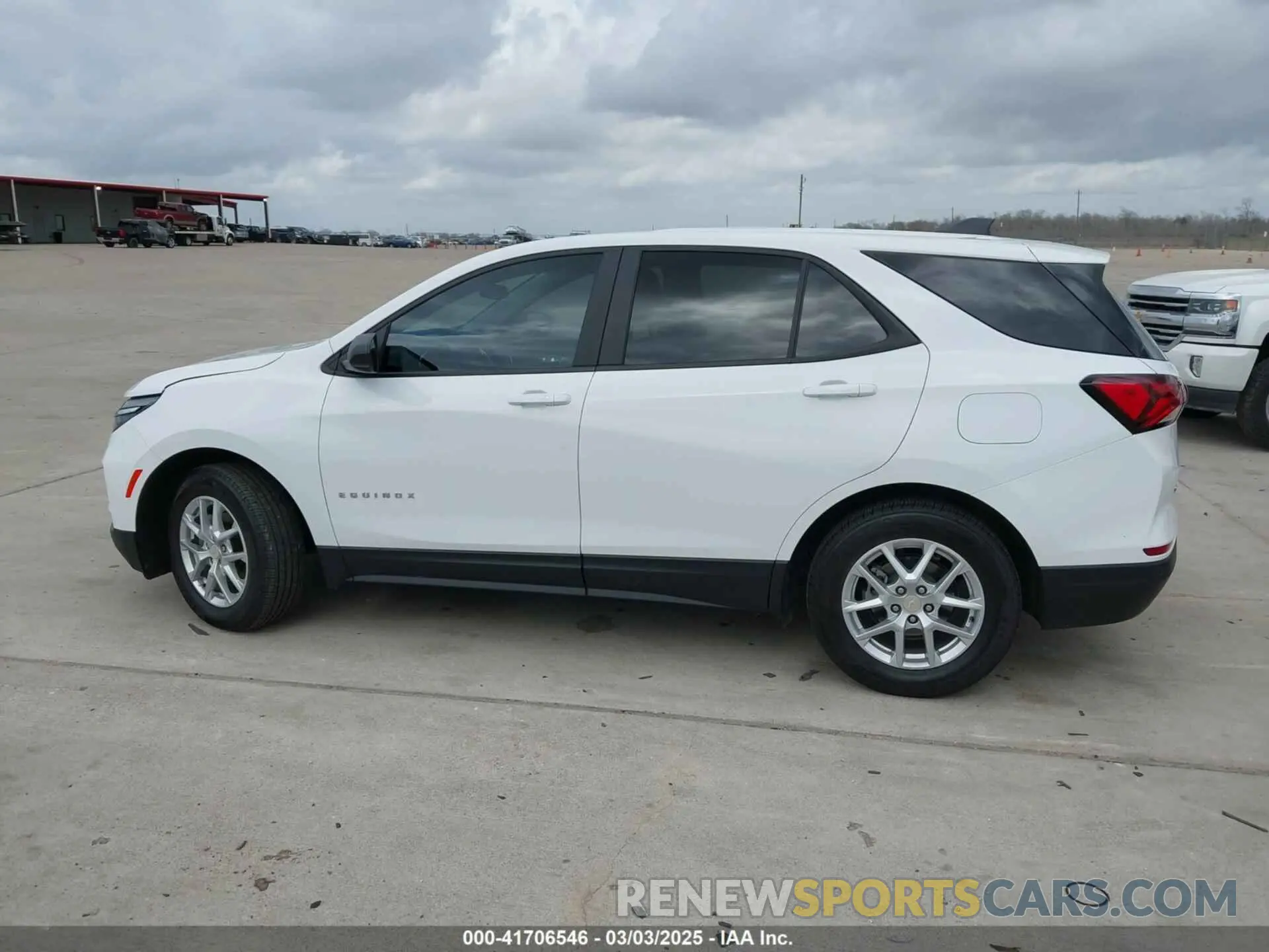 14 fotografías del automóvil dañado 3GNAXHEG0PL168018 CHEVROLET EQUINOX 2023
