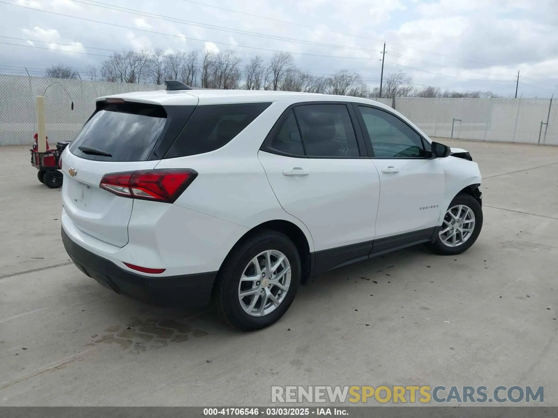 4 fotografías del automóvil dañado 3GNAXHEG0PL168018 CHEVROLET EQUINOX 2023