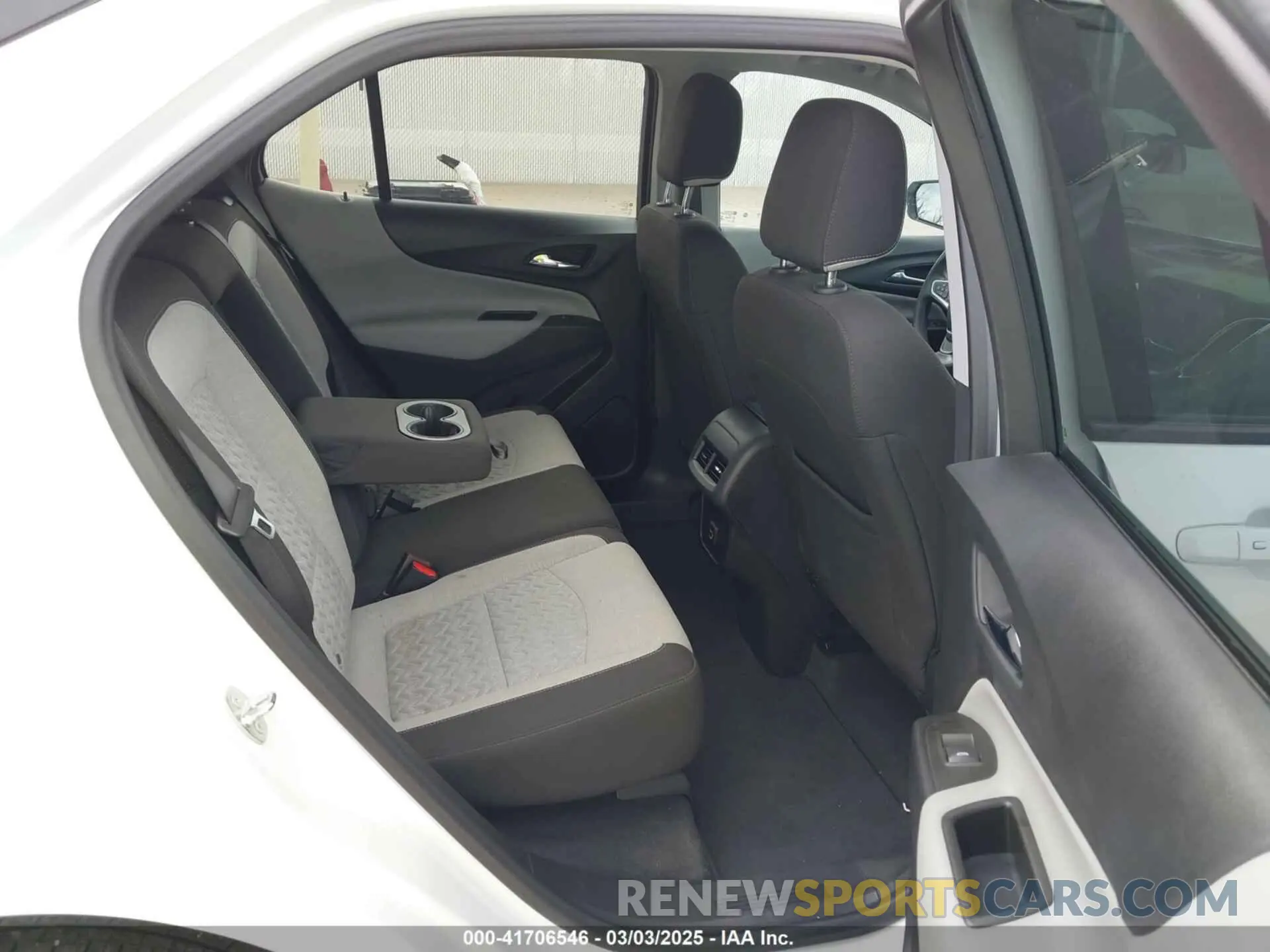 8 fotografías del automóvil dañado 3GNAXHEG0PL168018 CHEVROLET EQUINOX 2023