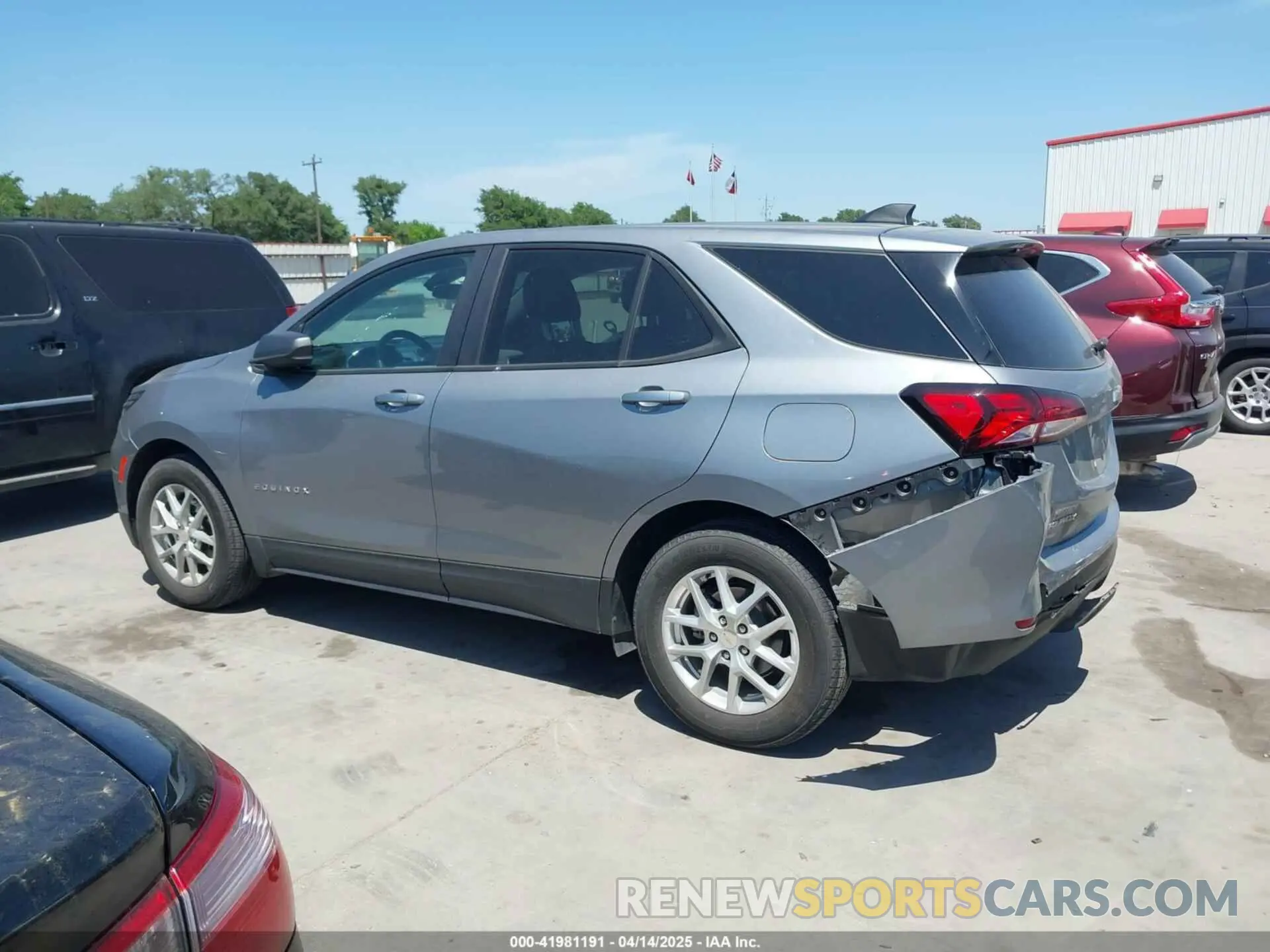 14 fotografías del automóvil dañado 3GNAXHEG2PL121394 CHEVROLET EQUINOX 2023