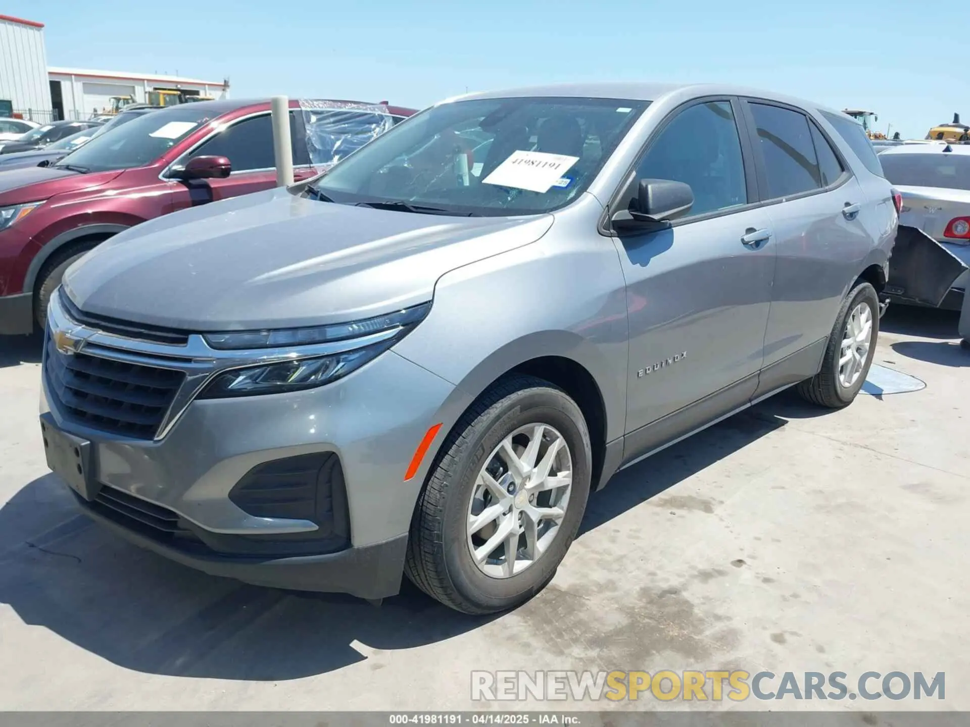 2 fotografías del automóvil dañado 3GNAXHEG2PL121394 CHEVROLET EQUINOX 2023