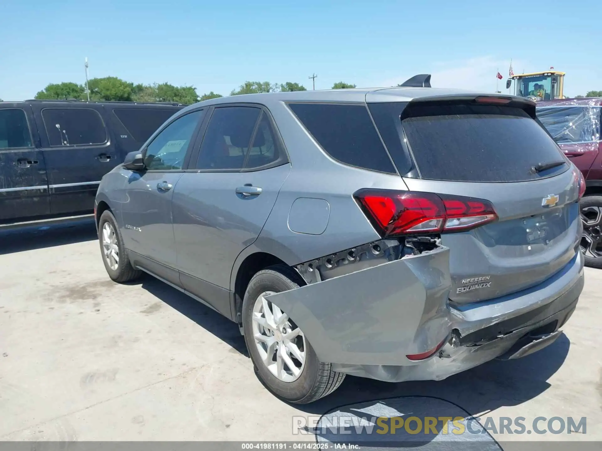 3 fotografías del automóvil dañado 3GNAXHEG2PL121394 CHEVROLET EQUINOX 2023