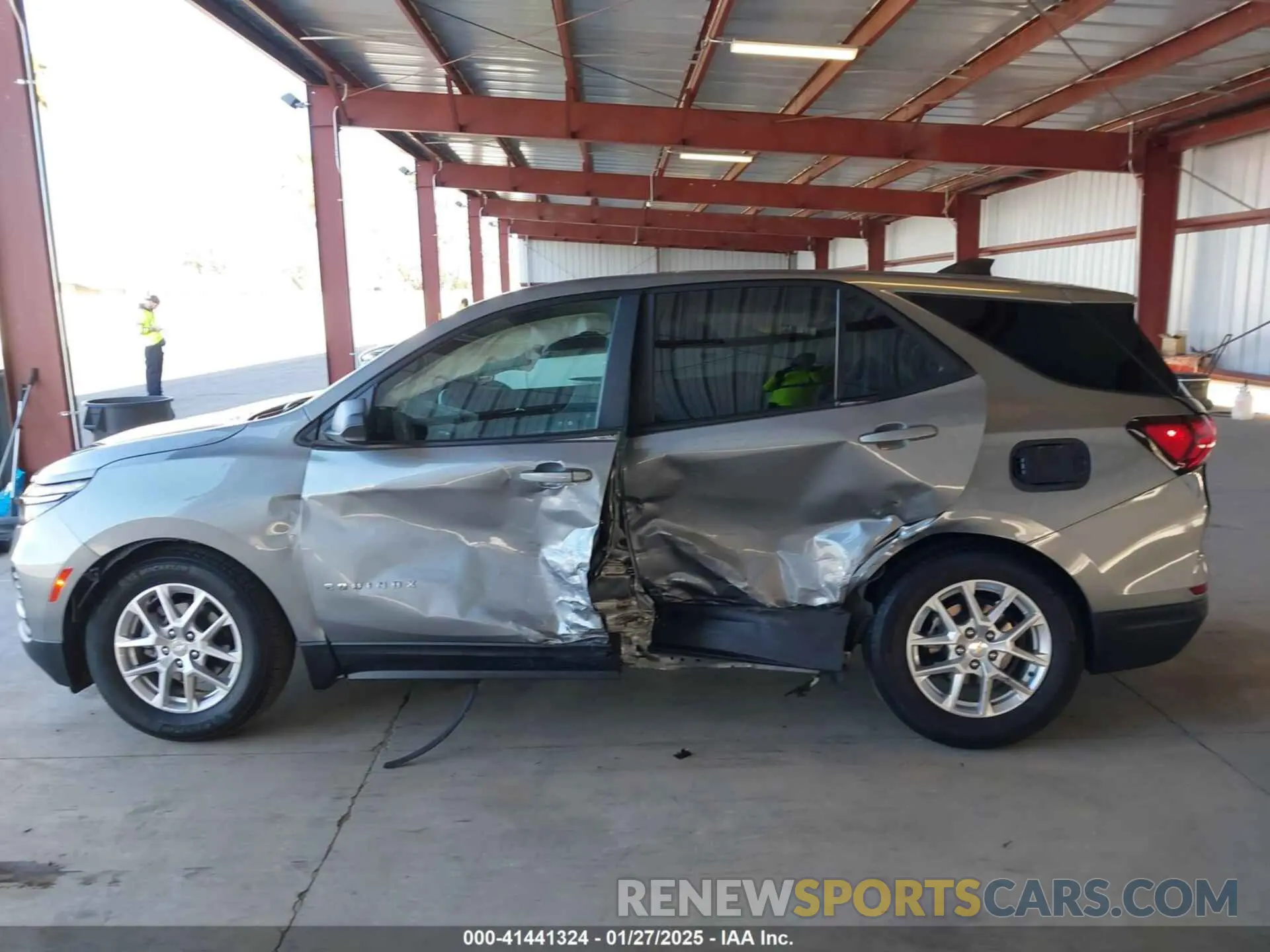 14 fotografías del automóvil dañado 3GNAXHEG2PL159109 CHEVROLET EQUINOX 2023