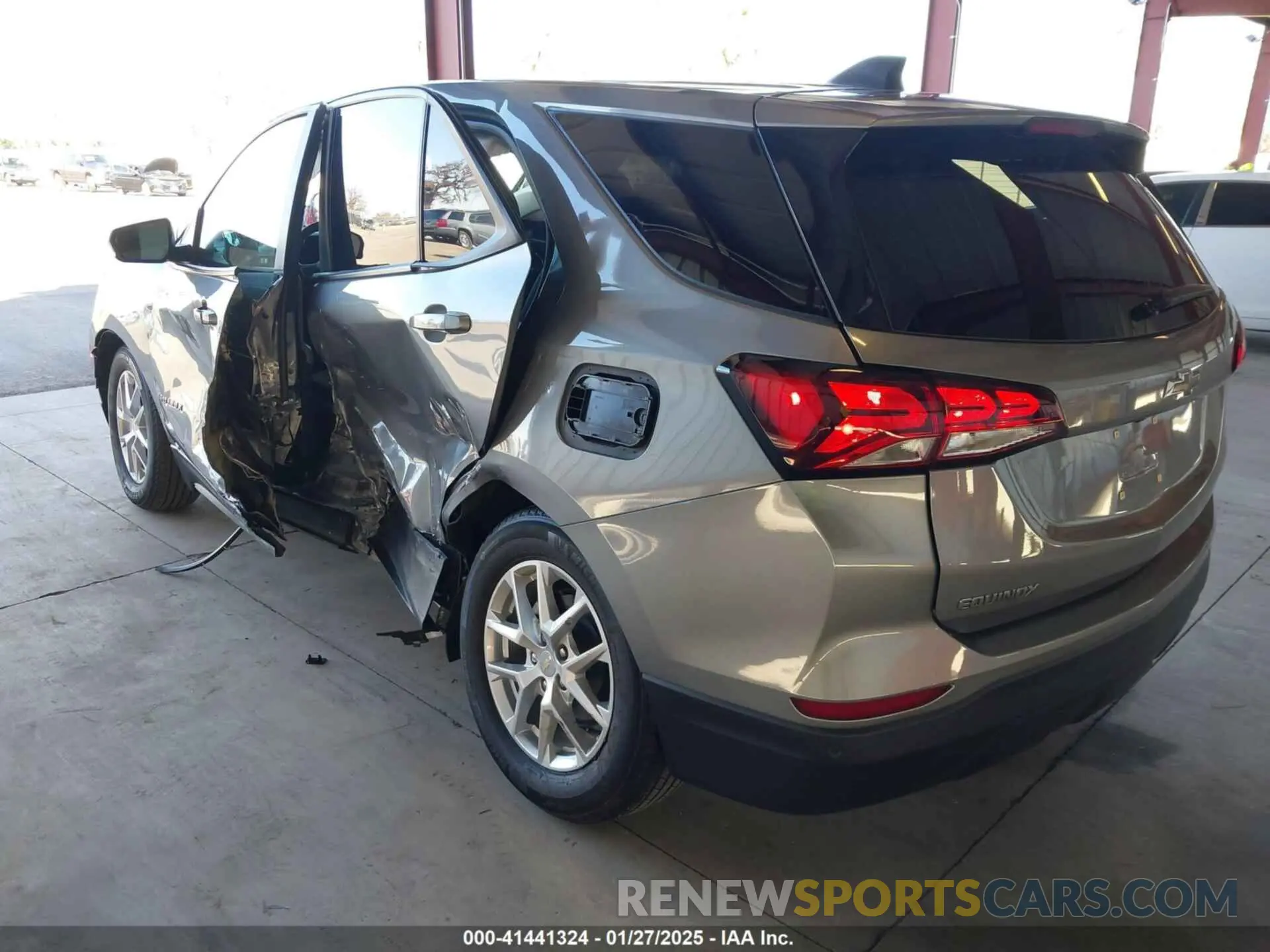 3 fotografías del automóvil dañado 3GNAXHEG2PL159109 CHEVROLET EQUINOX 2023
