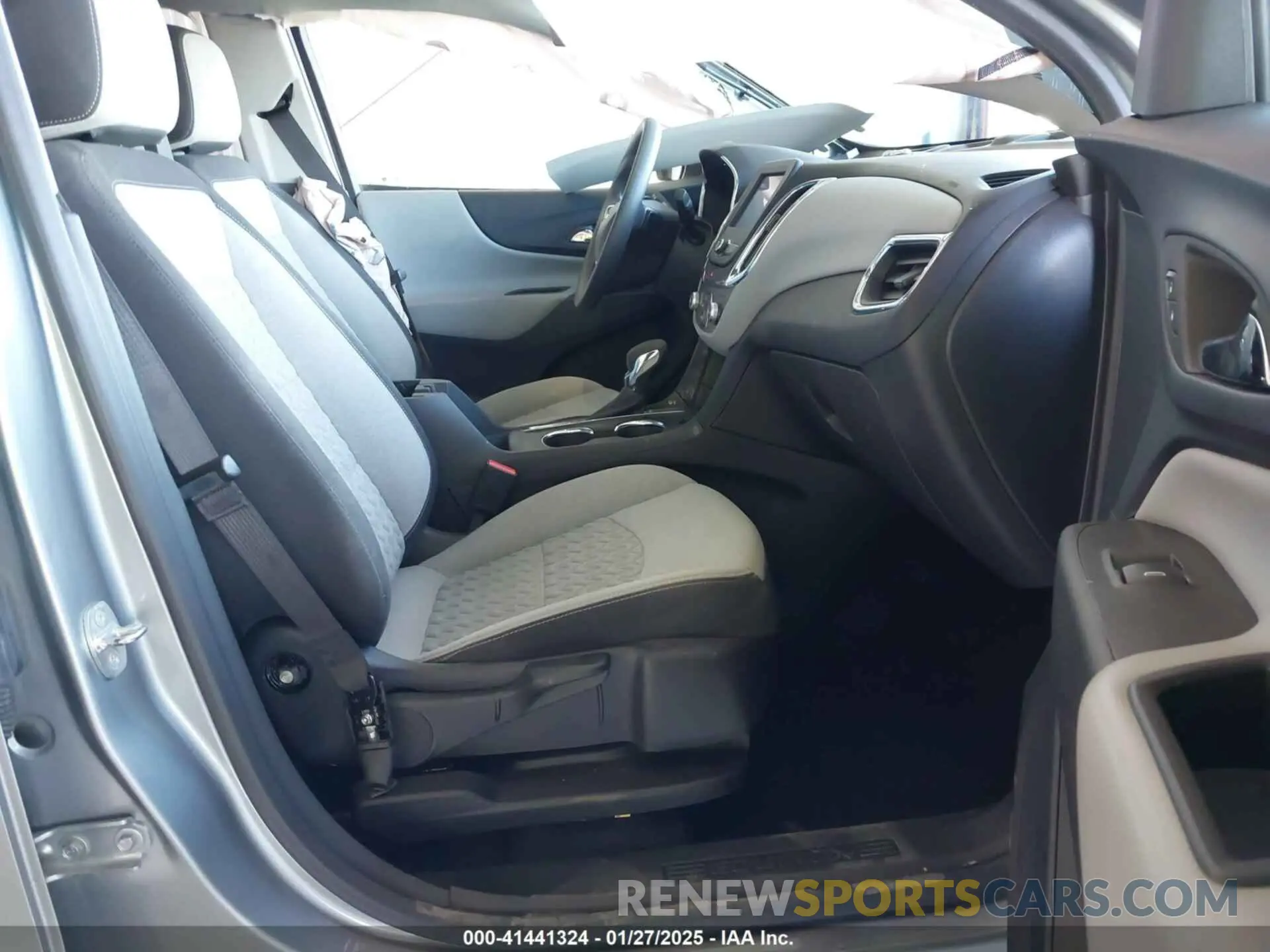 5 fotografías del automóvil dañado 3GNAXHEG2PL159109 CHEVROLET EQUINOX 2023