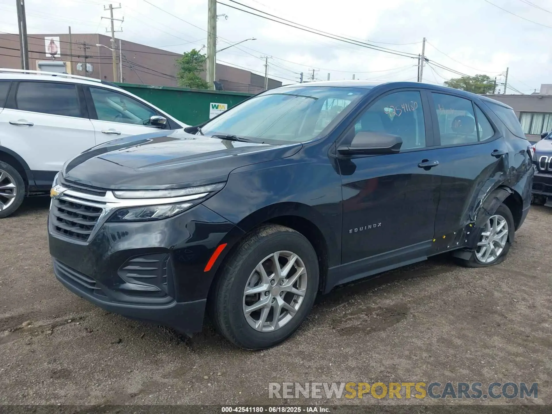 2 fotografías del automóvil dañado 3GNAXHEG2PL209992 CHEVROLET EQUINOX 2023